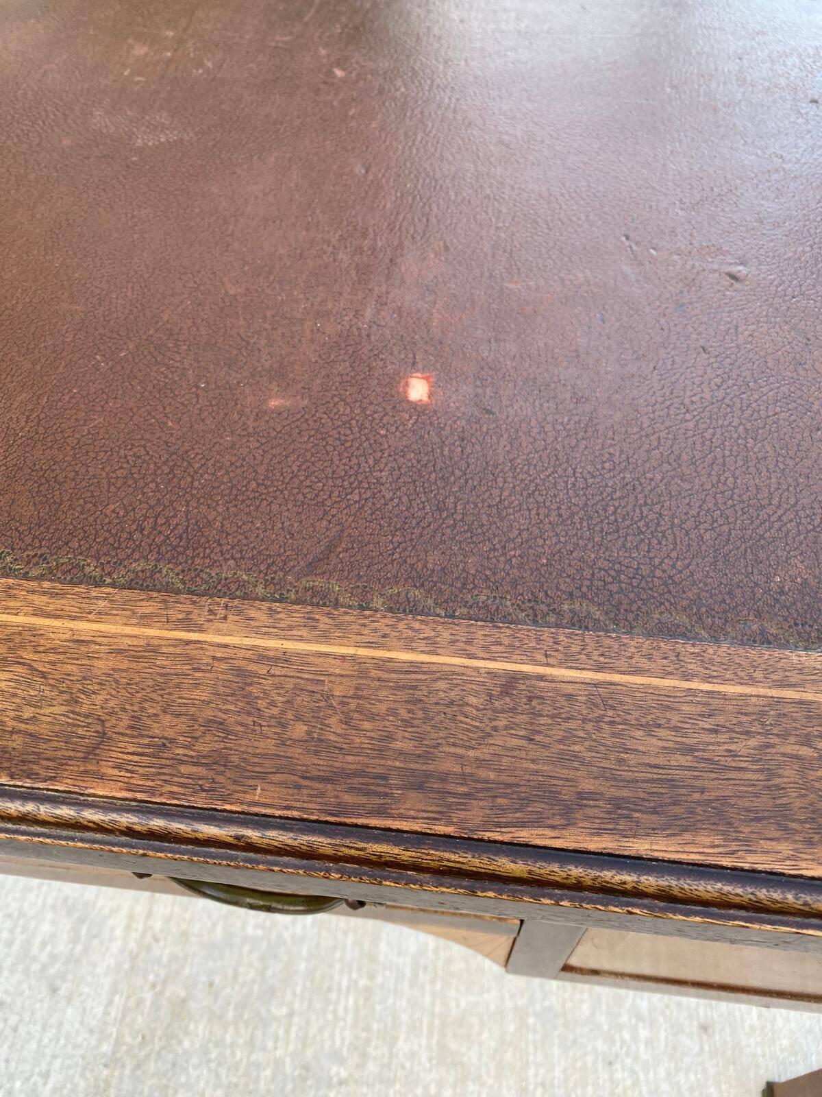 Louis XVI desk in solid wood and burgundy leather