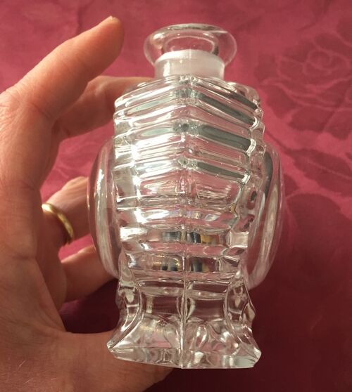 Flacon de parfum en cristal gross a Baccarat
