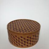 With lid rattan basket