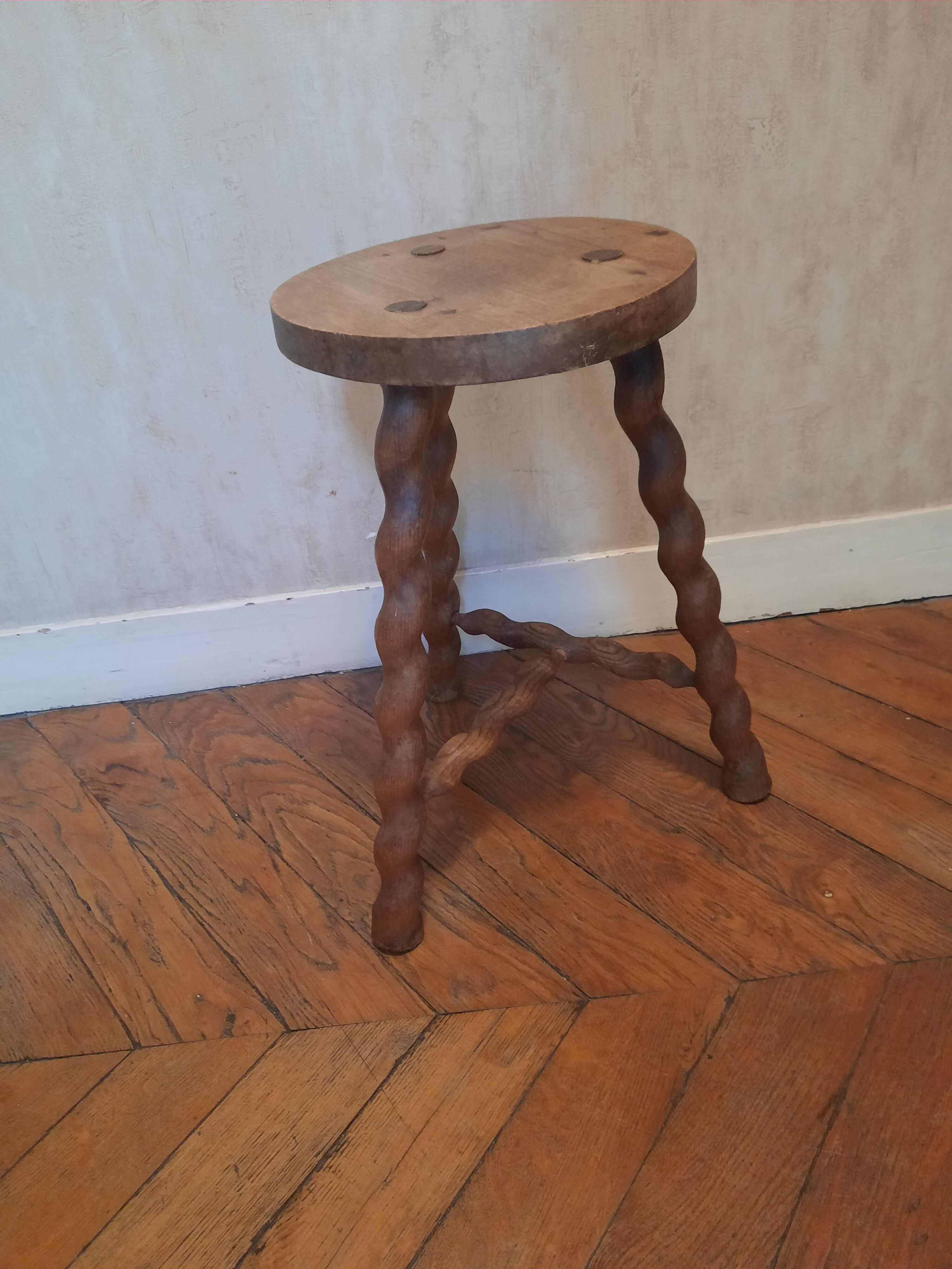 Turned wooden brutalist tabouret