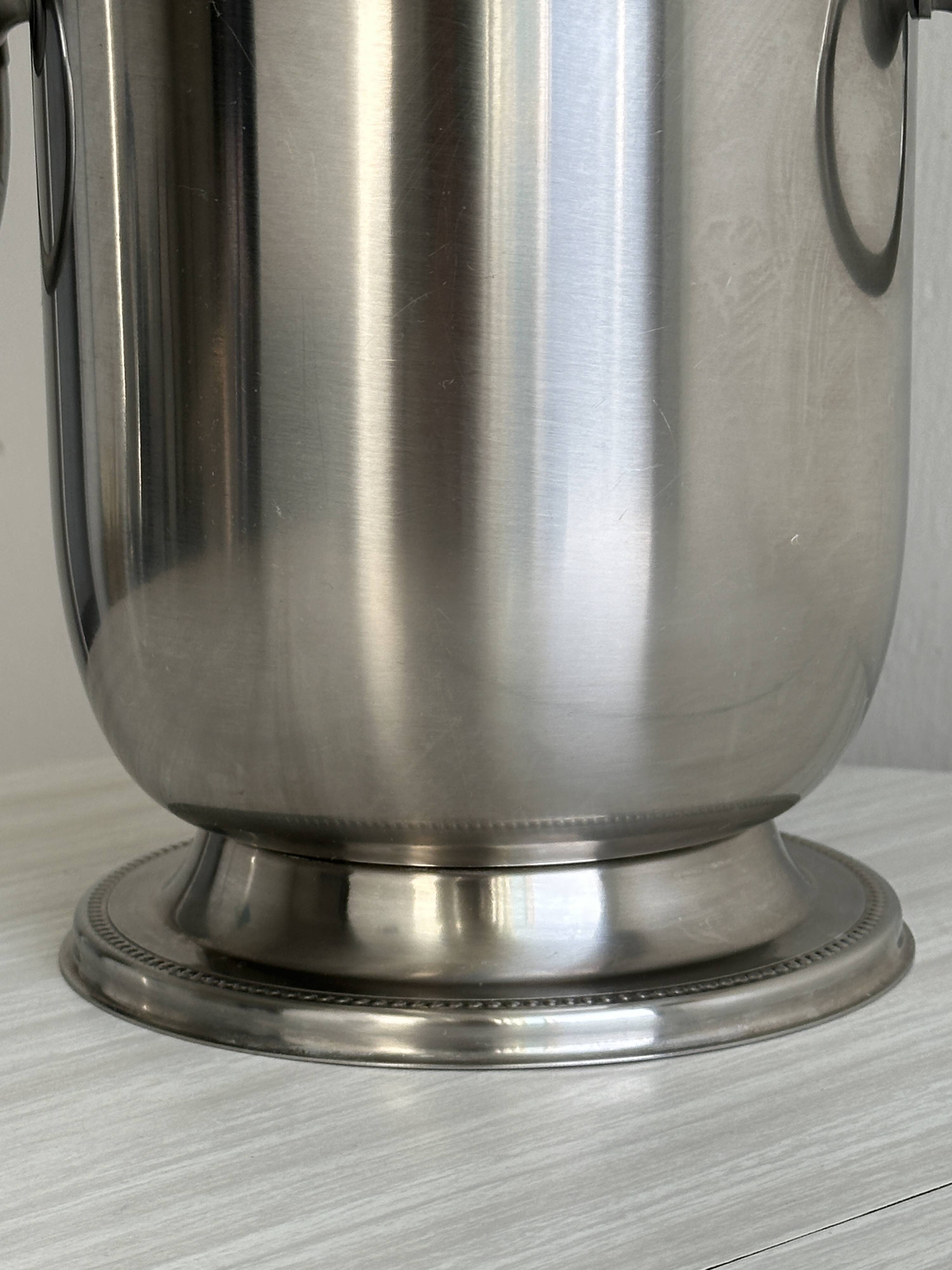 Metal champagne bucket
