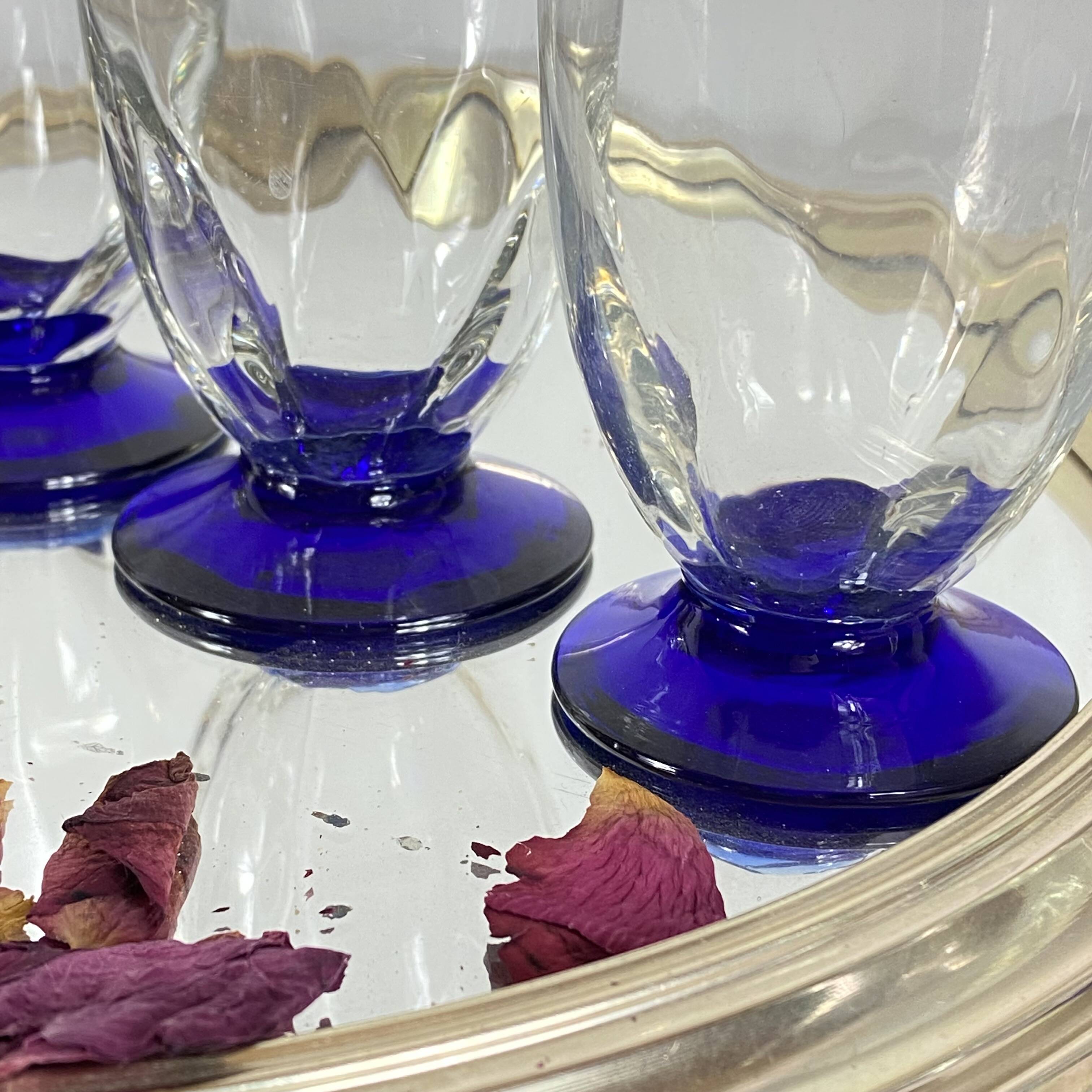 6 Art Deco glasses with blue stems, 16 cl.