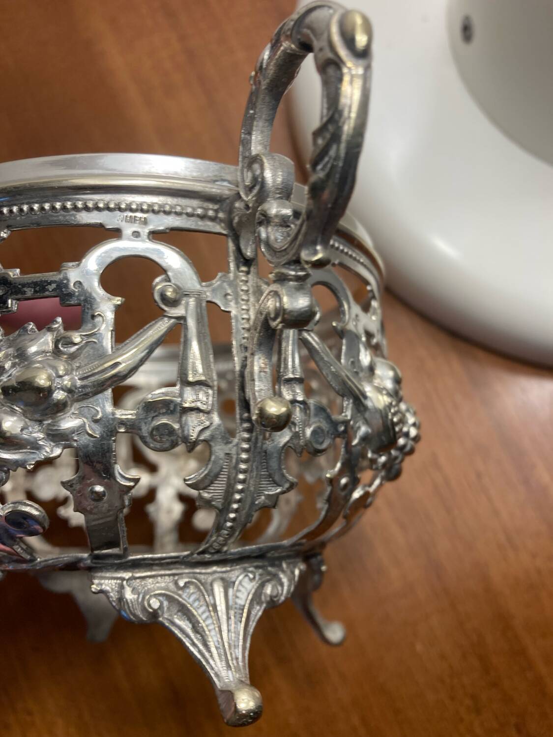 Sugar bowl, silver-plated bonbonnière, late 19th century.