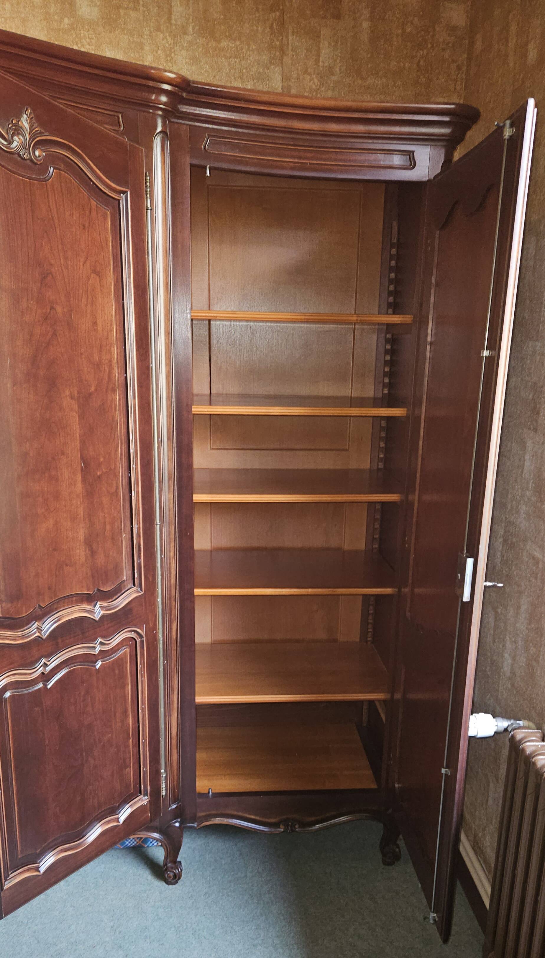Large 4-door wardrobe