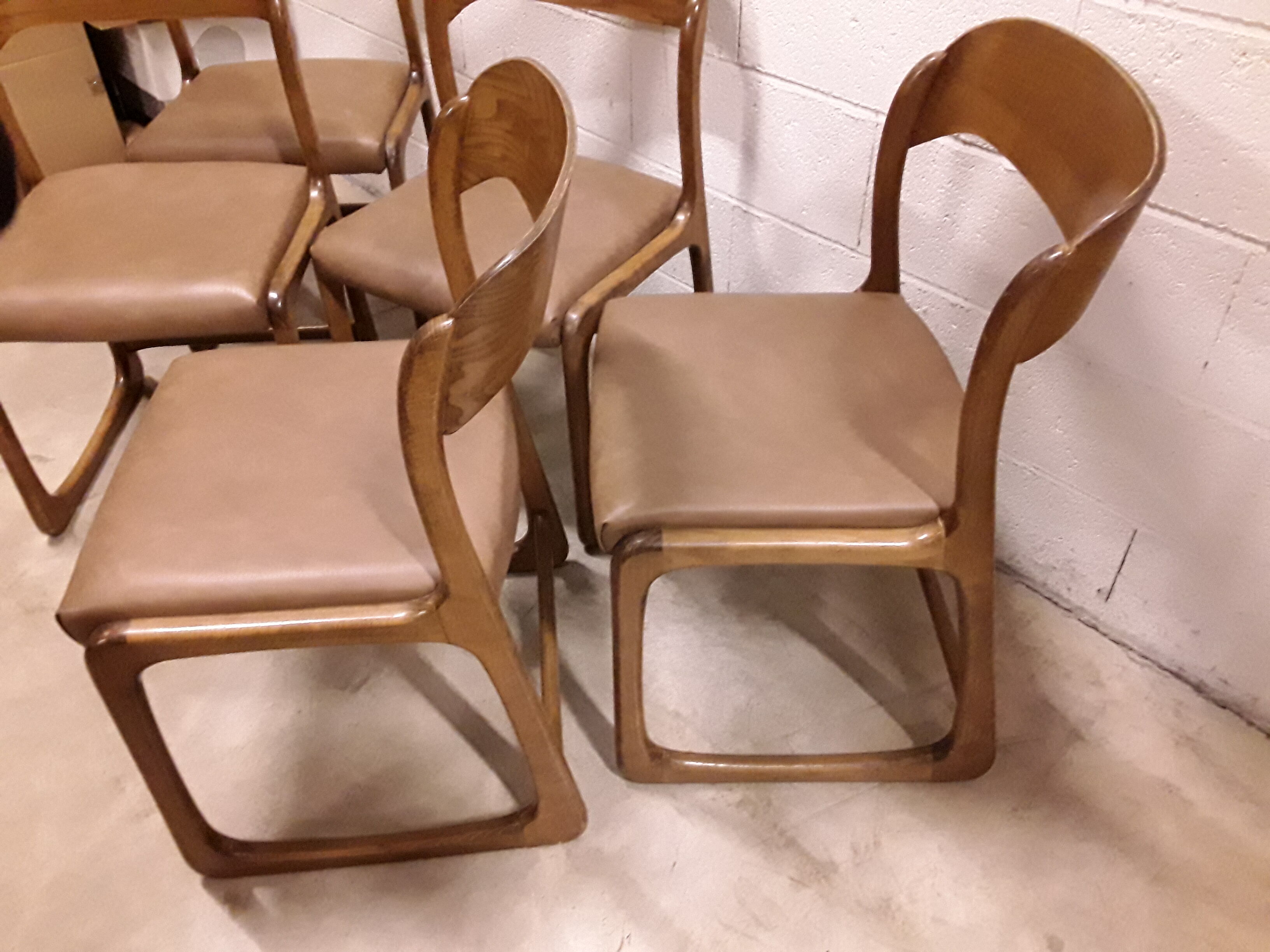 Following 5 chairs "sled" Baumann