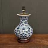 Blue and white porcelain lamp from China, 20th century, on wooden stand