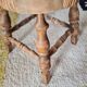 Petit tabouret tripode de style "Bobbin" en bois tourné et paille