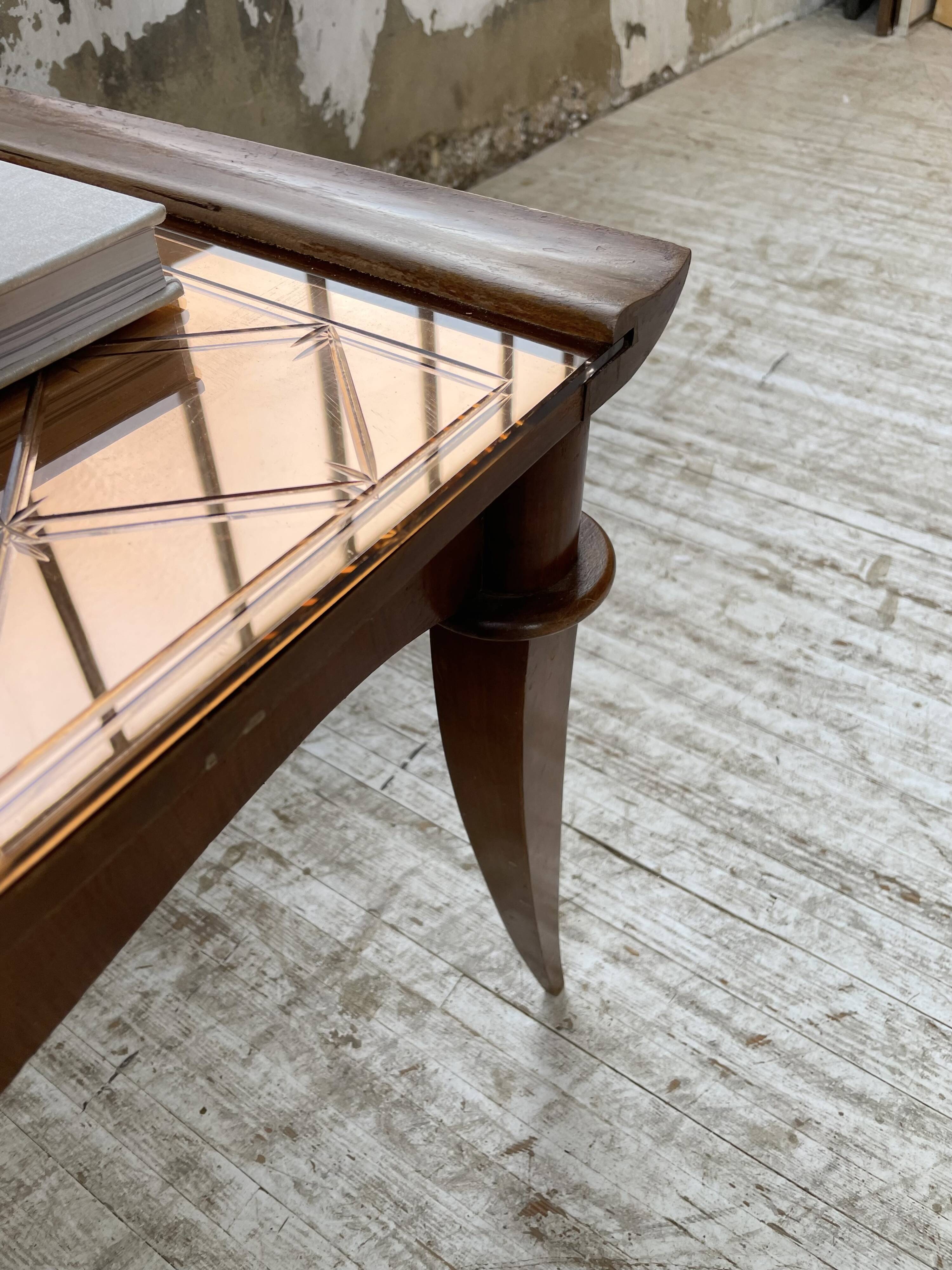 60s coffee table with pink mirror