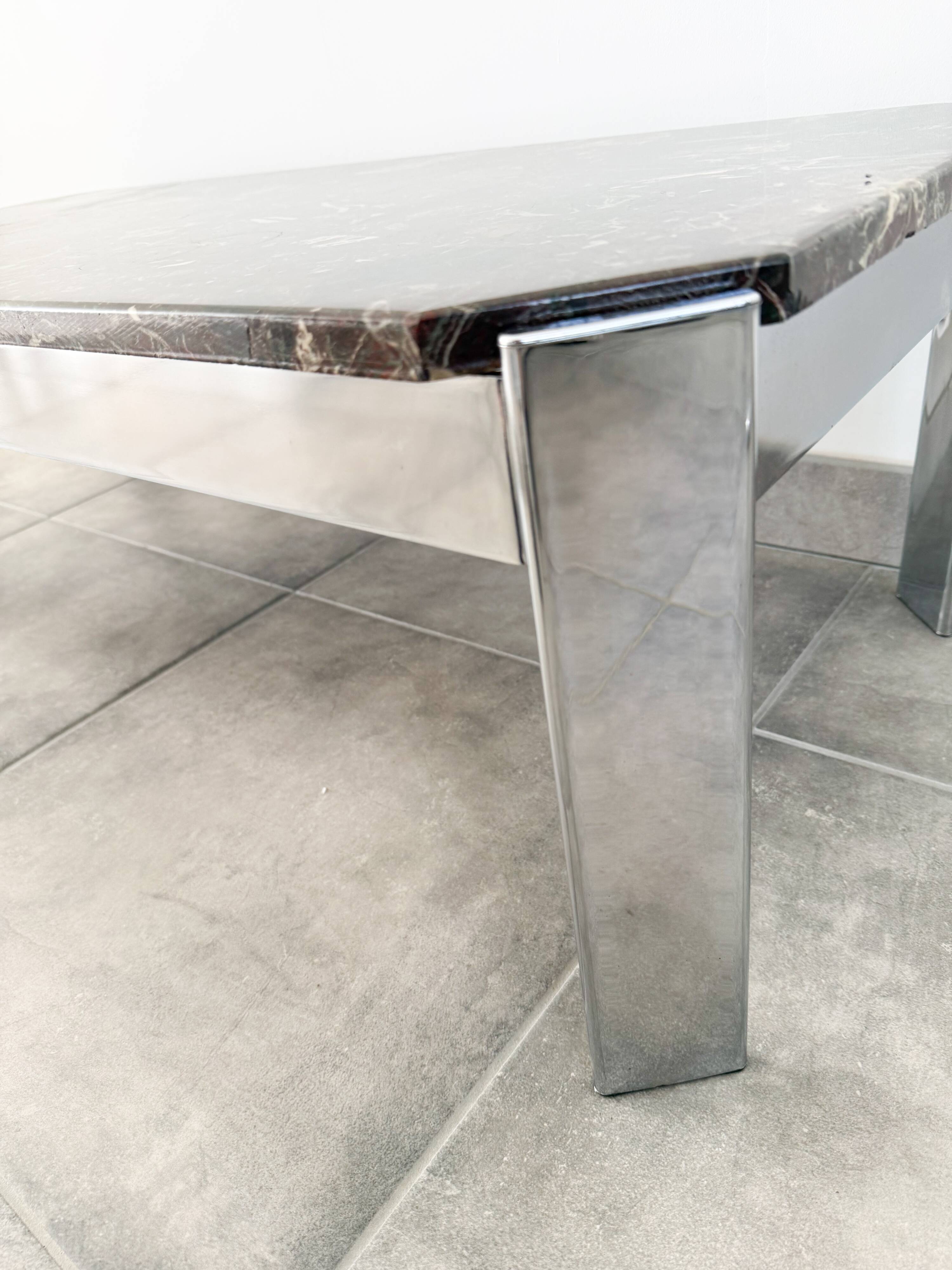 Table basse en marbre Breccia et chrome , circa  1970/80'