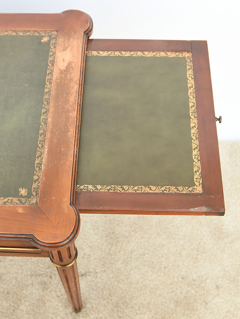 Bureau plat style Louis XVI