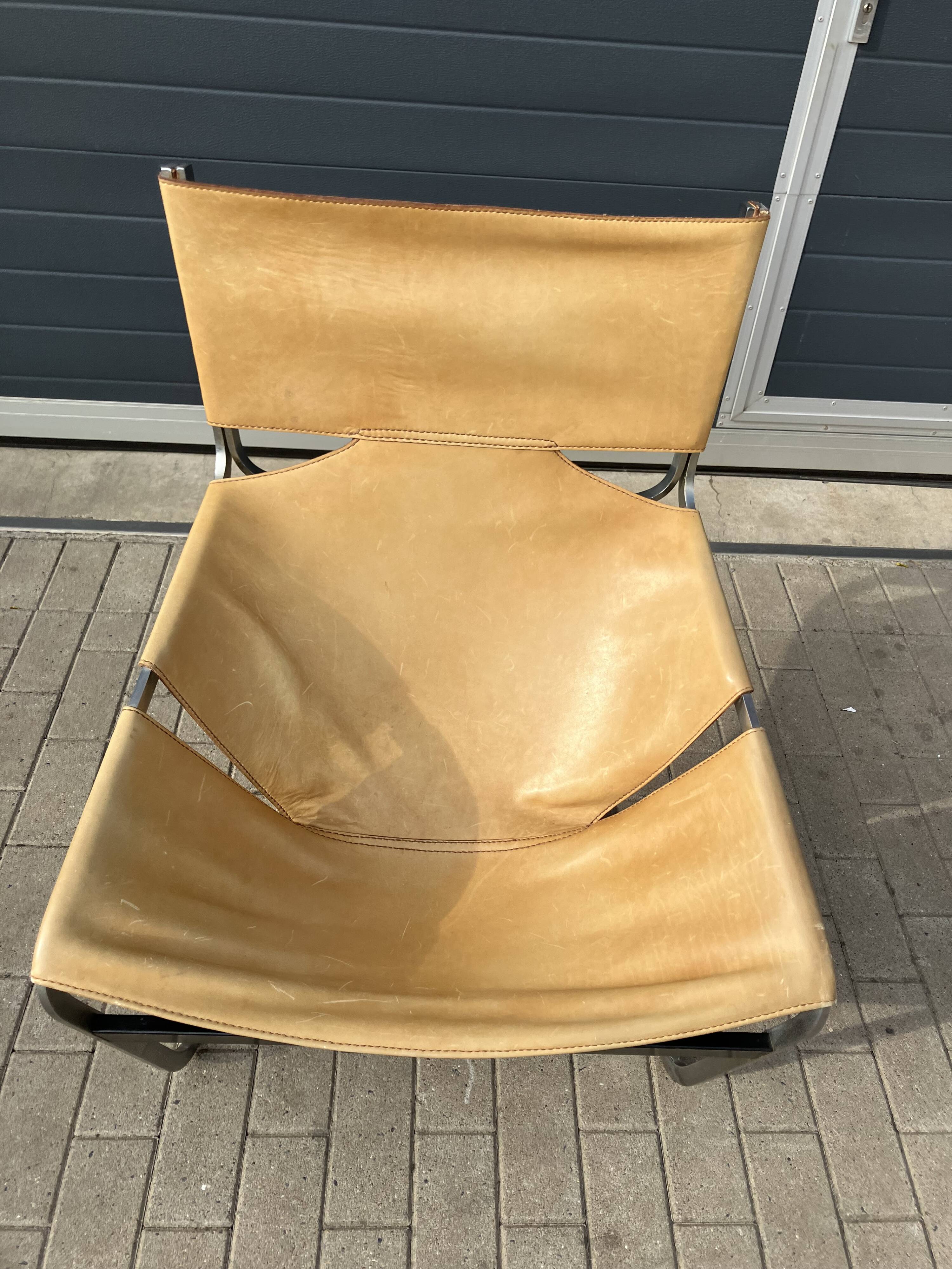Artifort F444 van Pierre Paulin, natural camel leather