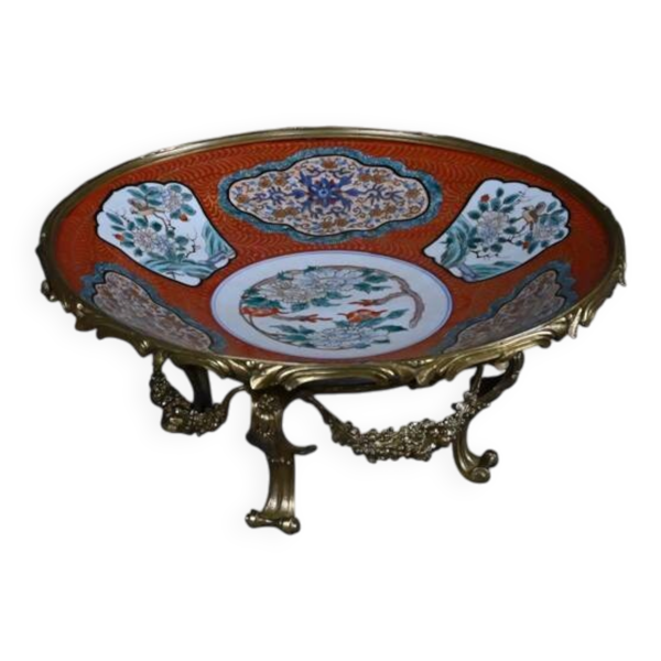 Grande coupe en porcelaine d’Imari et monture en bronze, Japon – fin XIXe