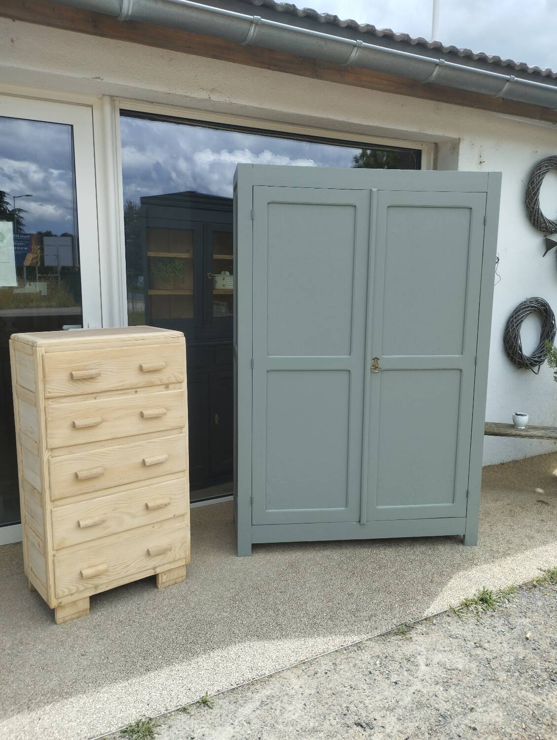 Green Parisian wardrobe