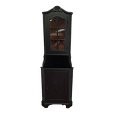 Corner cabinet