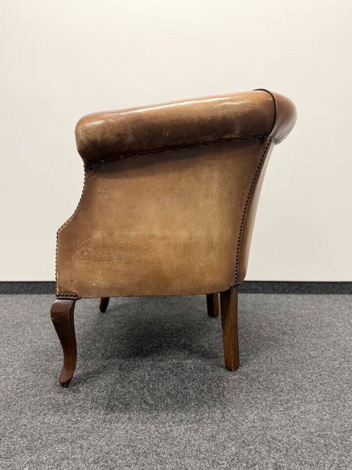 Classic Club Chair in Vintage Sheepskin Leather