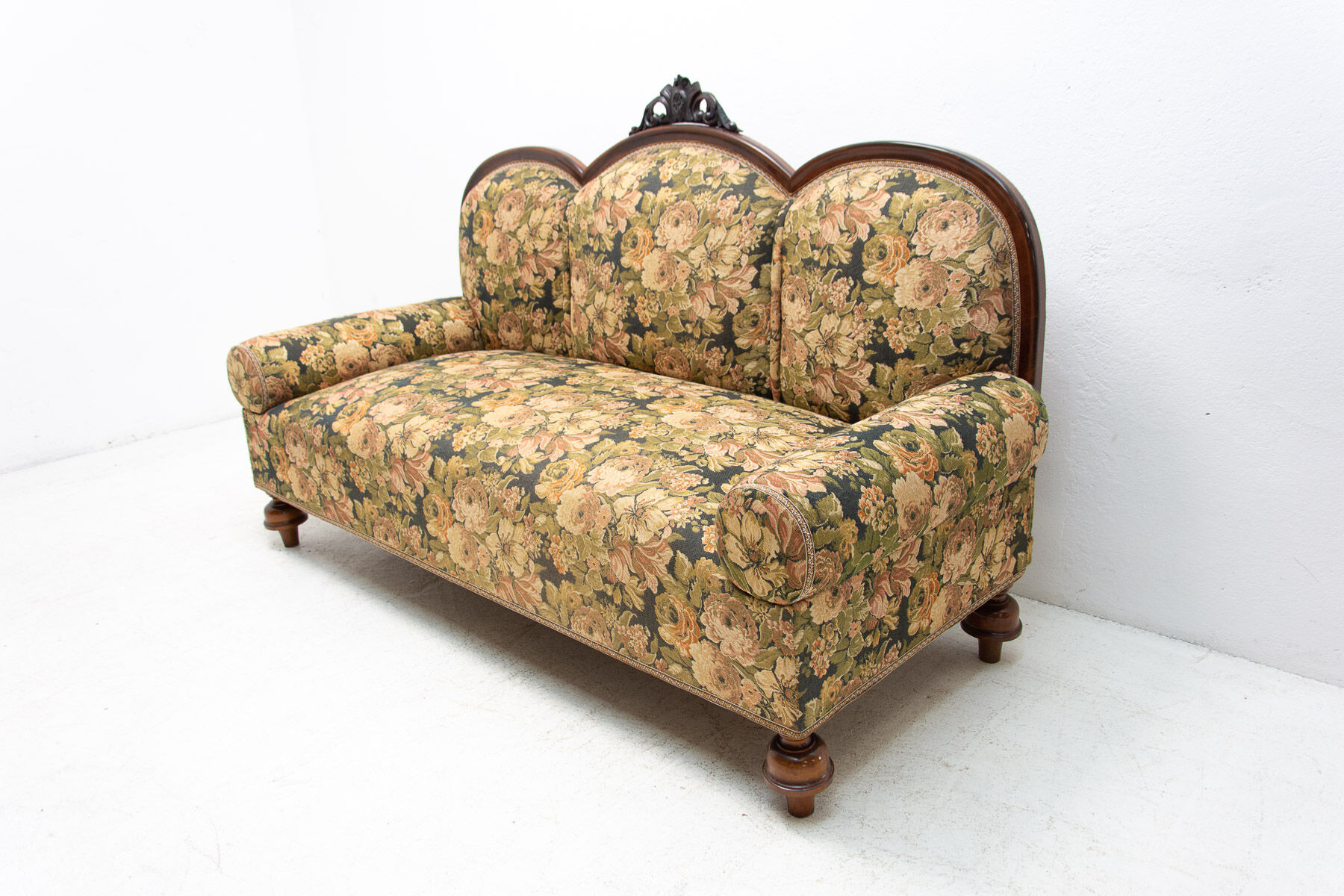 Historicizing sofa, Austria-Hungary, 1900