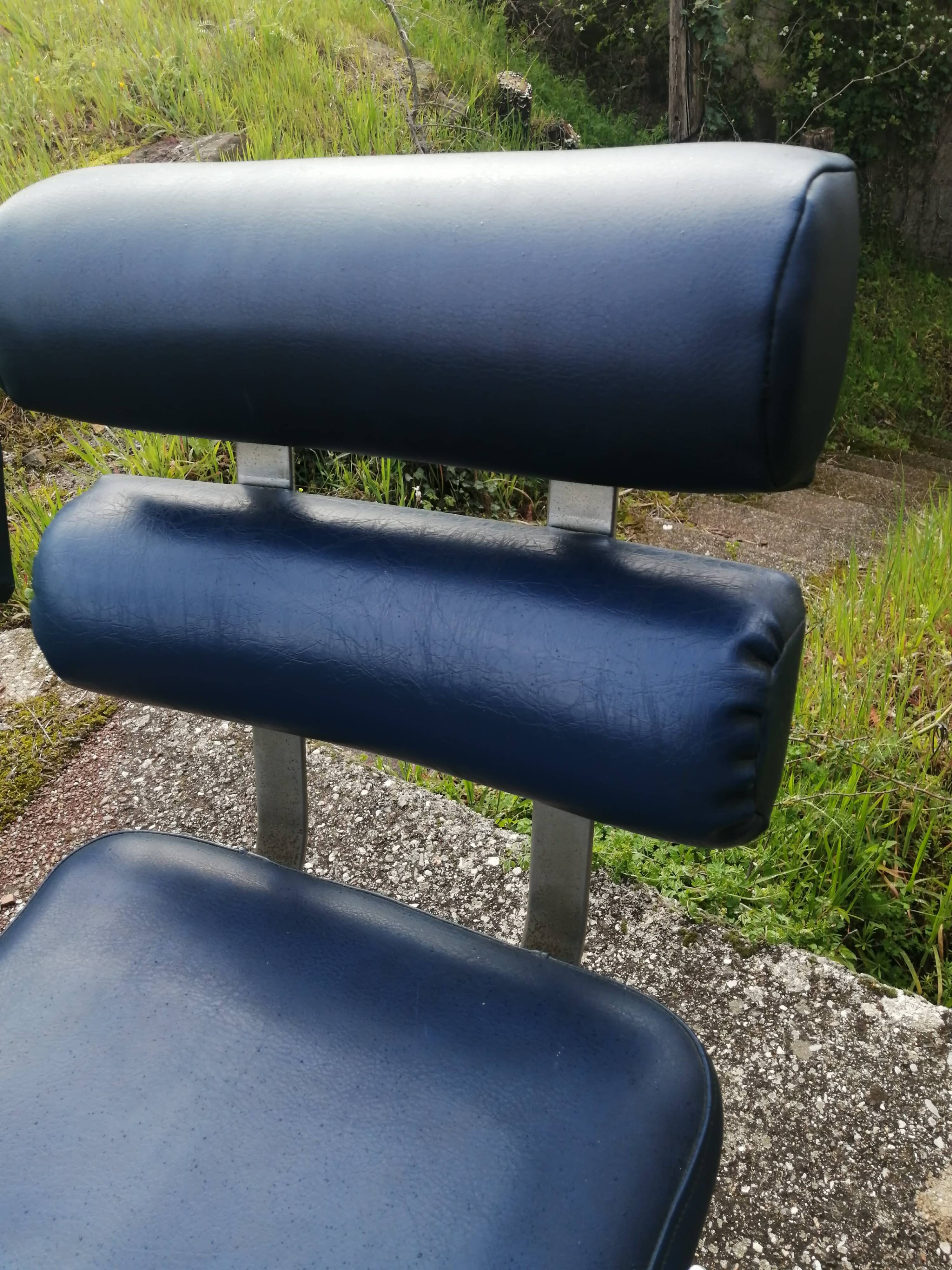 Set of 4 1970s hairdresser chairs in Space Age style.