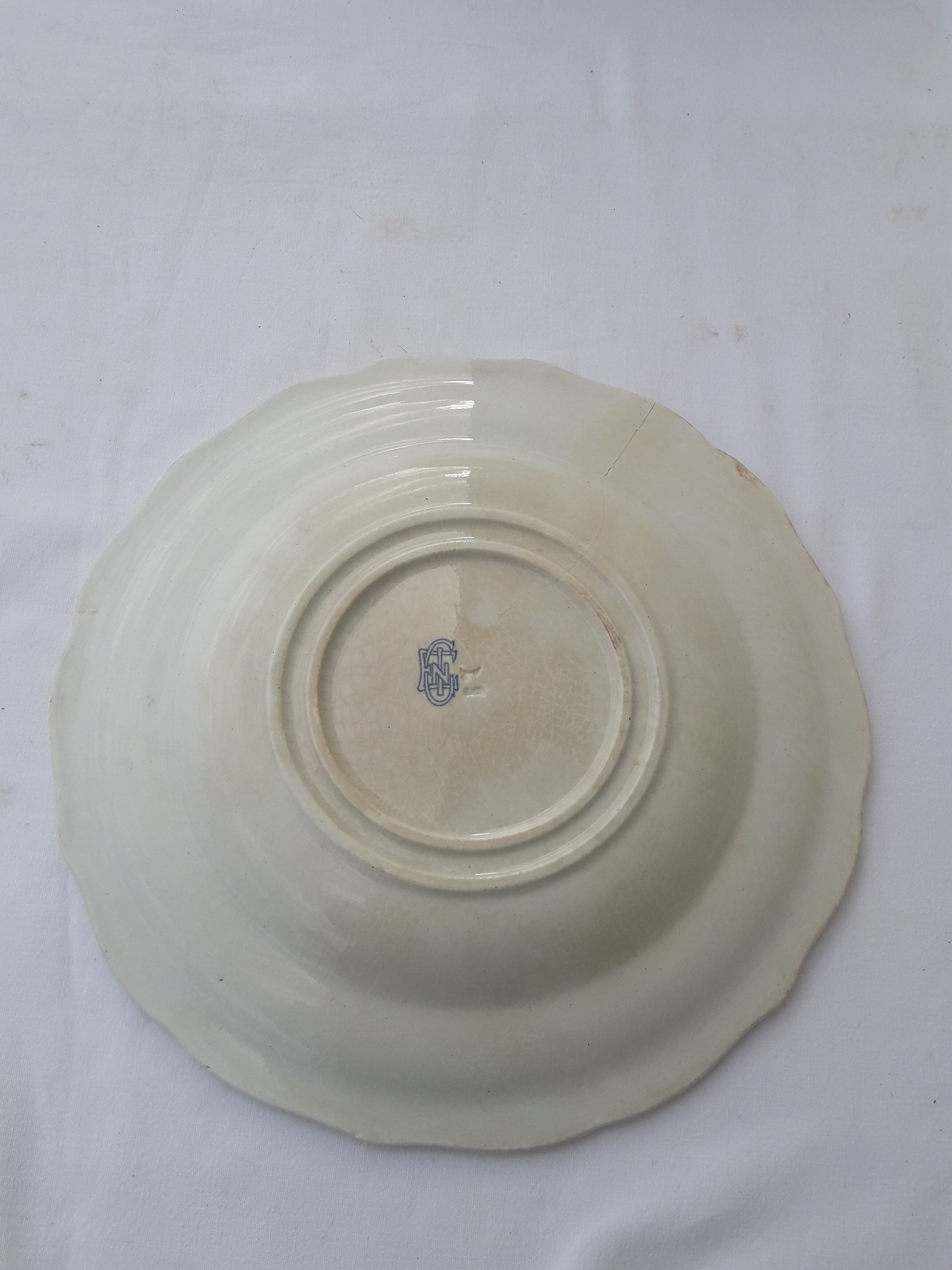 Assiette ancienne en faïence de Gien diam 24,5 cm