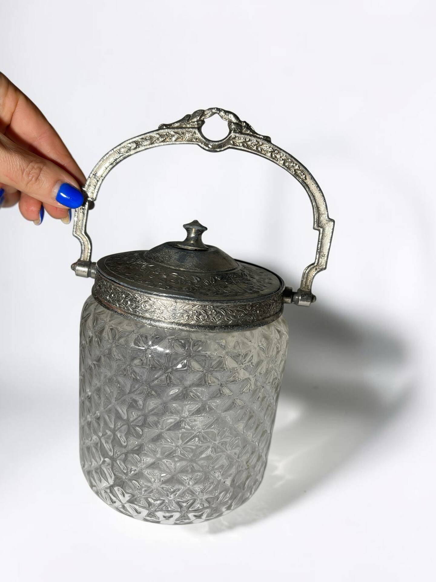 Biscuit jar