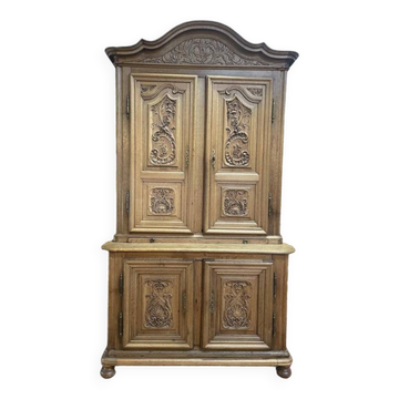 Buffet deux corps en chêne sculptée Renaissance
