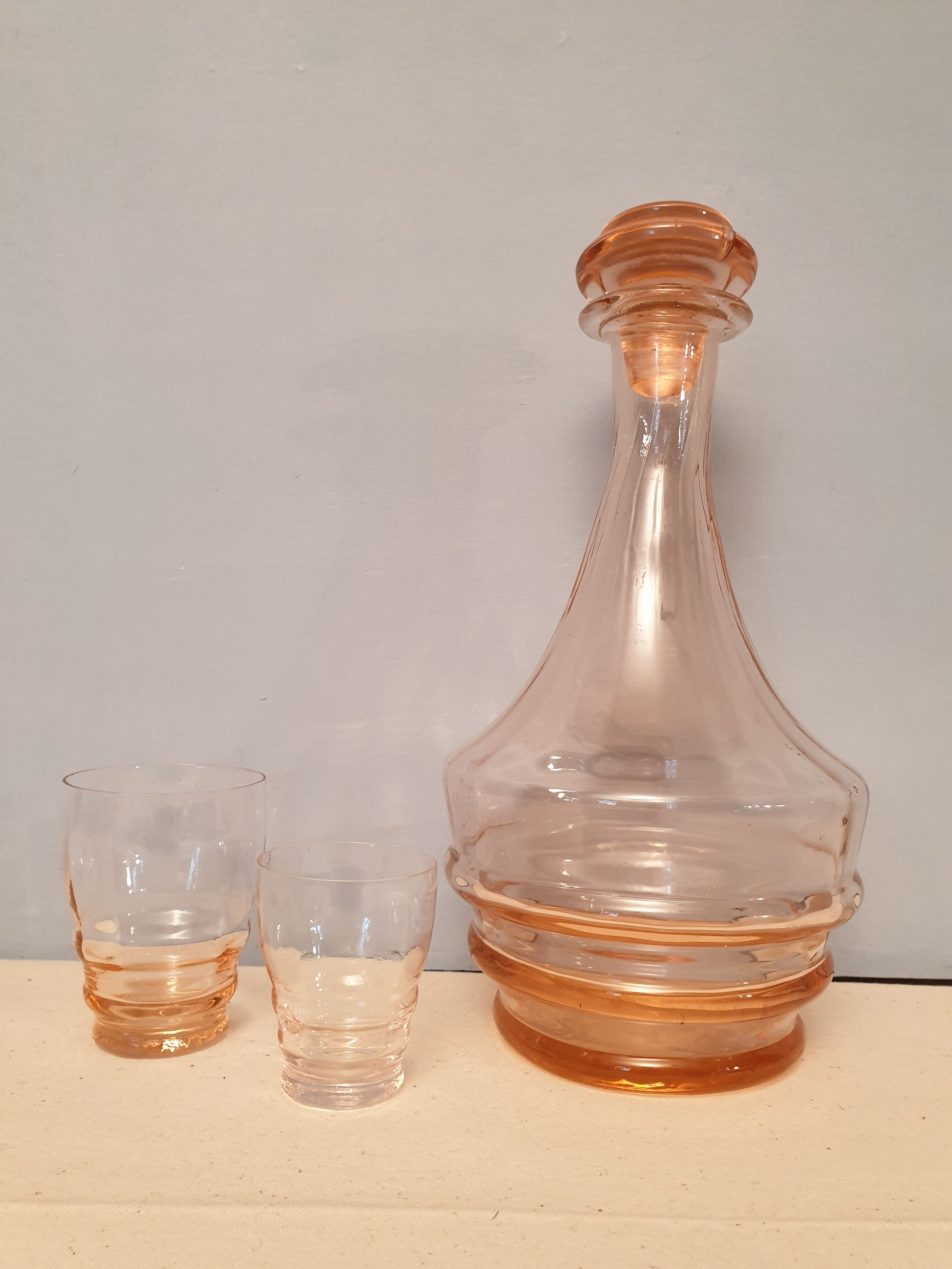 Set carafe and 12 glasses