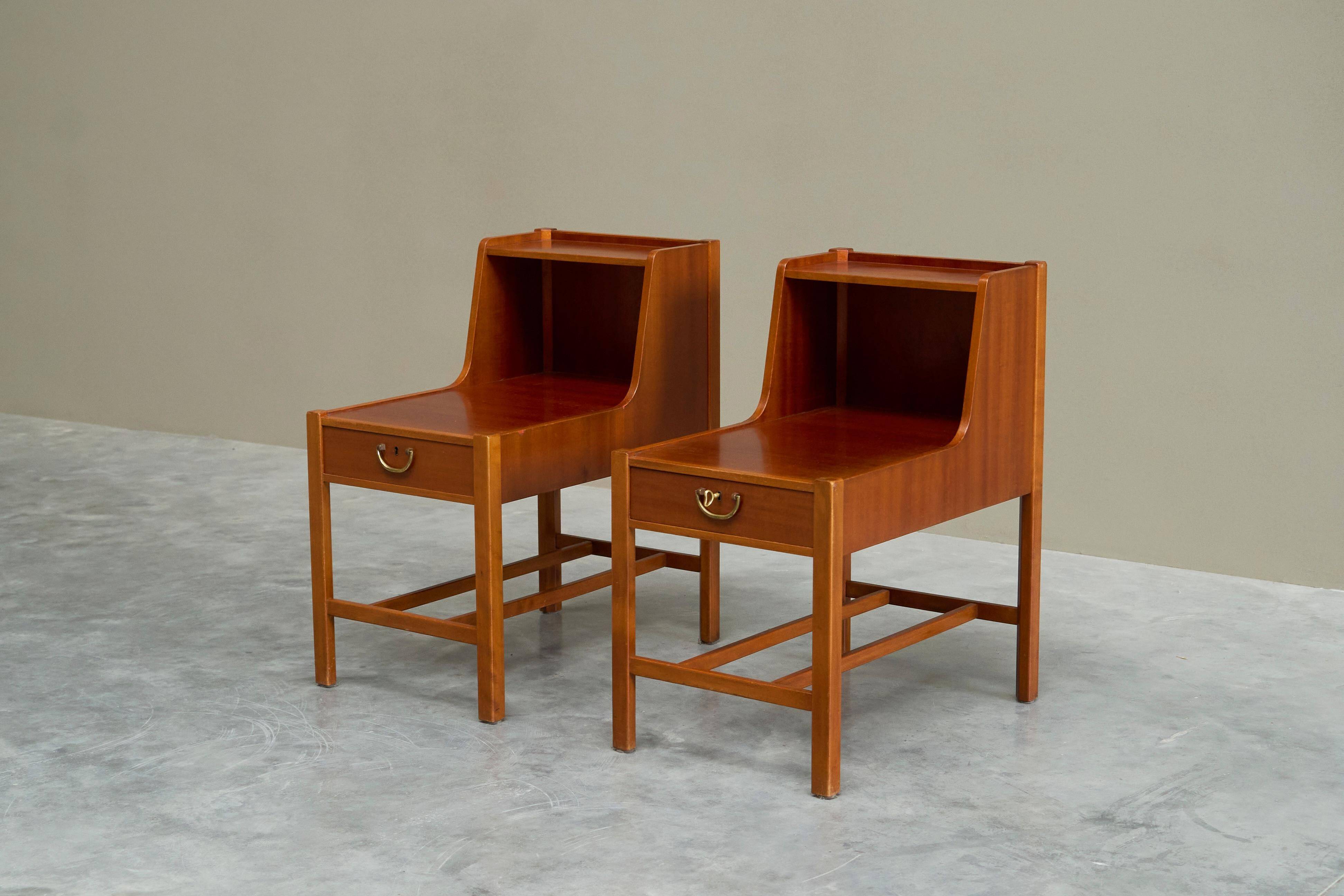 Pair of bedside tables by Nordiska Kompaniet in teak, 1952, by David Rosén.