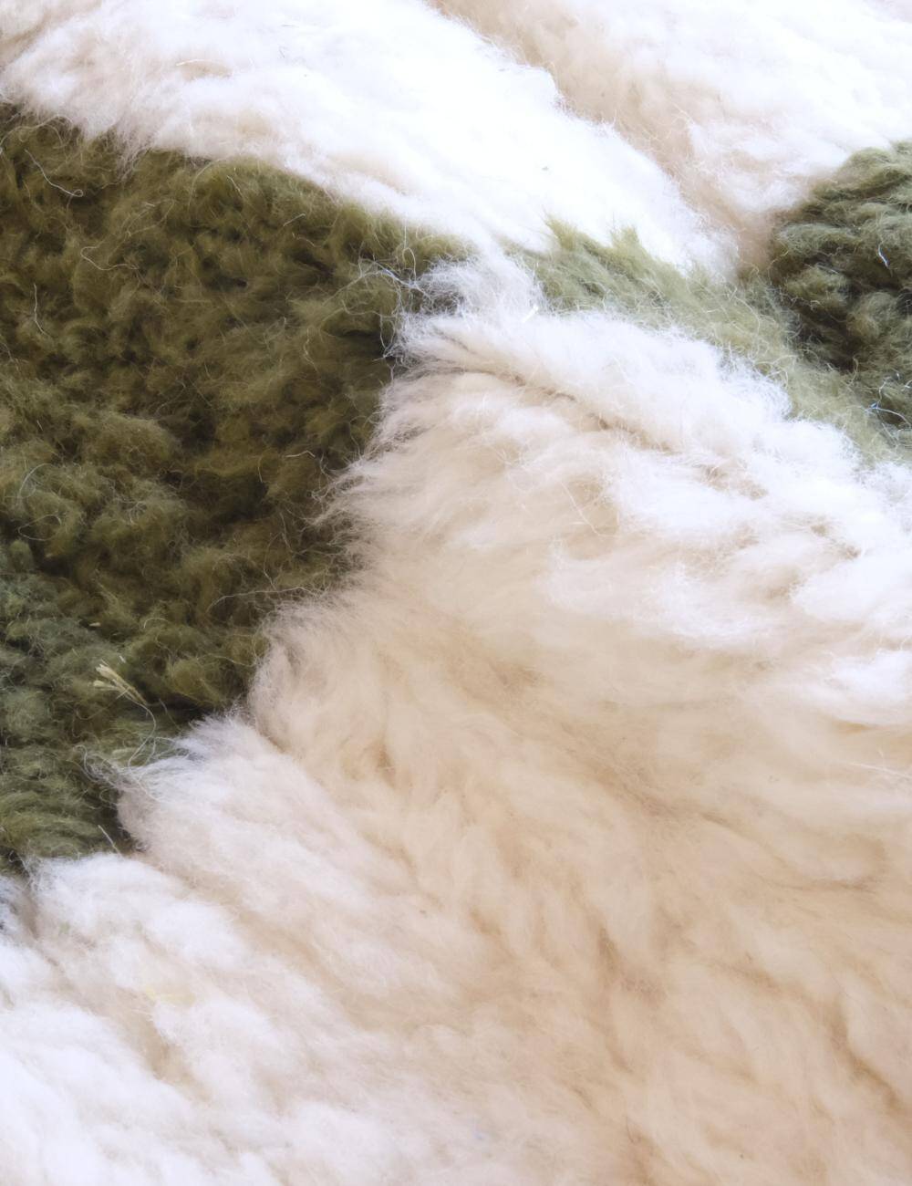 Contemporary Green and White Rug - 352 x 254 cm