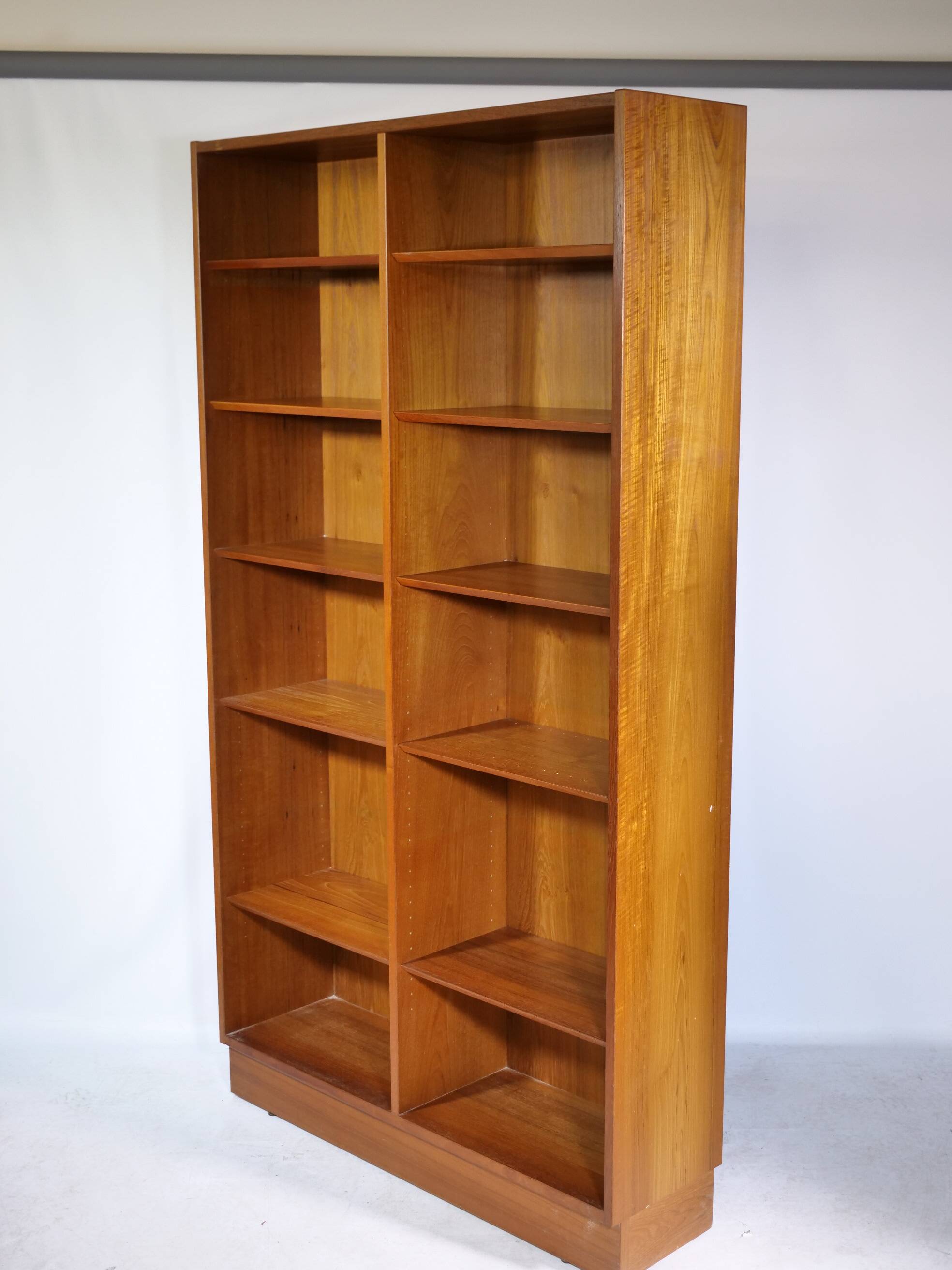 Mid-Century Design Teak Bookcase by Poul Hundevad, Denmark, 1960s