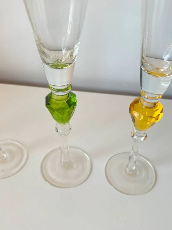 Set of 4 glass champagne flutes with coloured stems – contemporary/vintage style