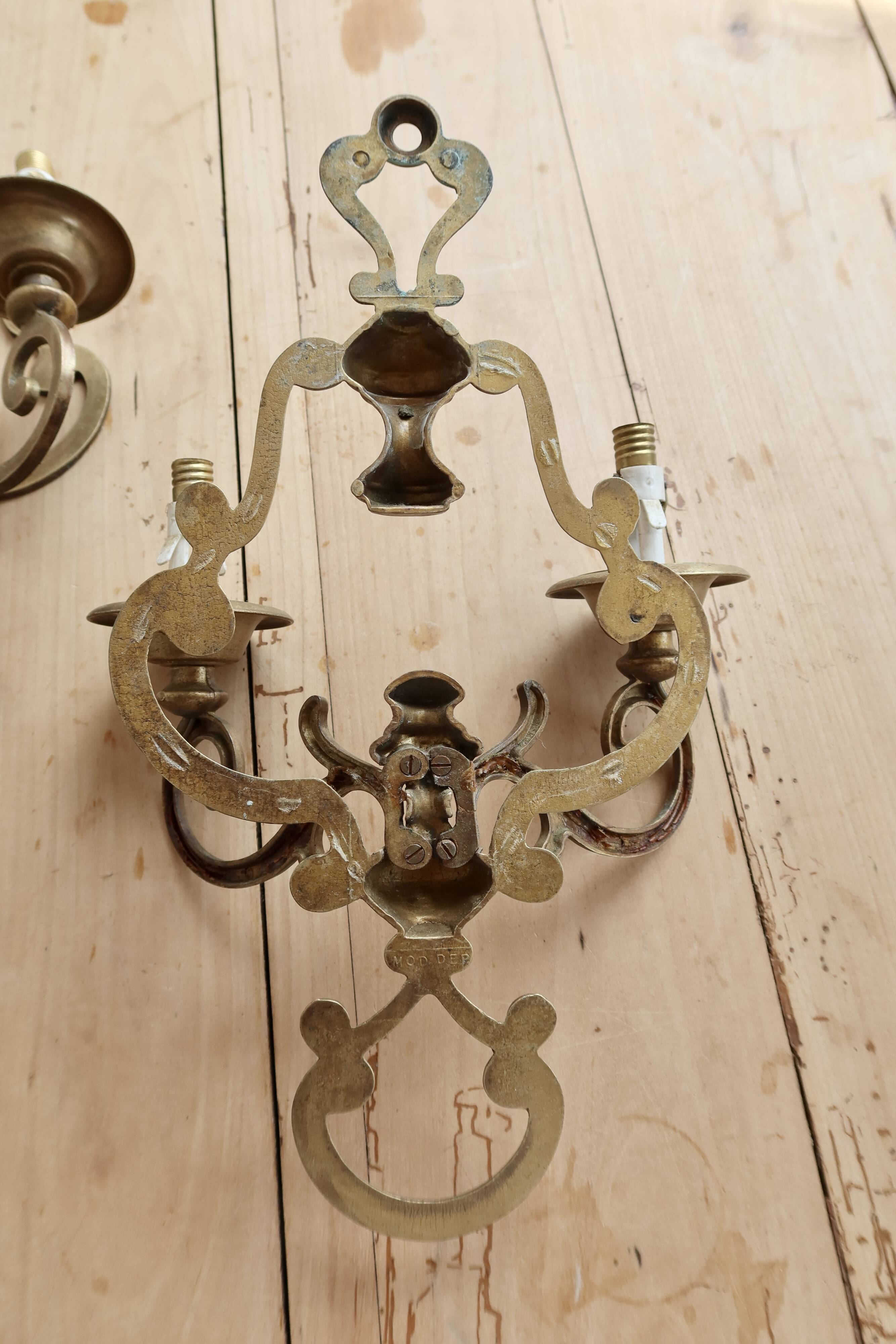 Pair of vintage brass wall sconces - 2 arms - Classic style