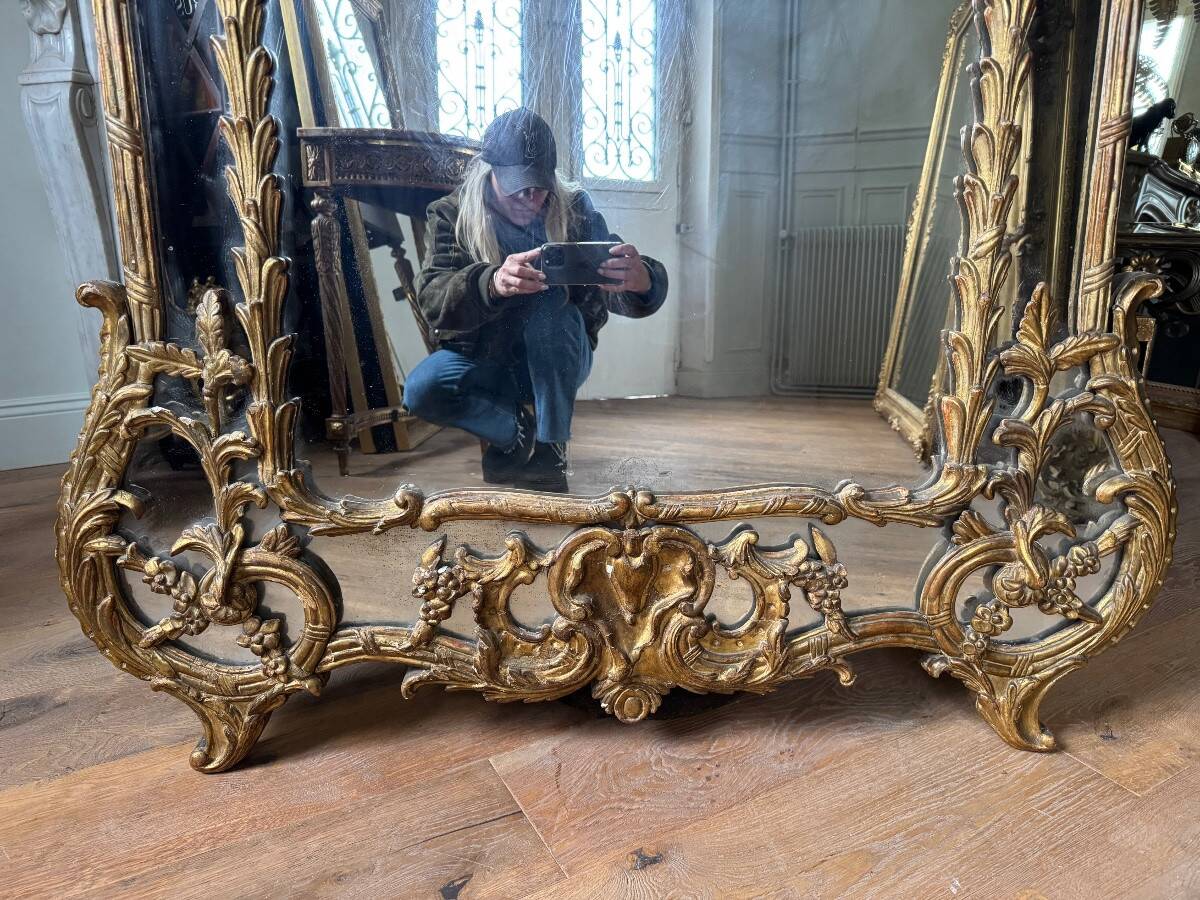 Miroir de style Louis XV en bois doré d’époque Napoléon III