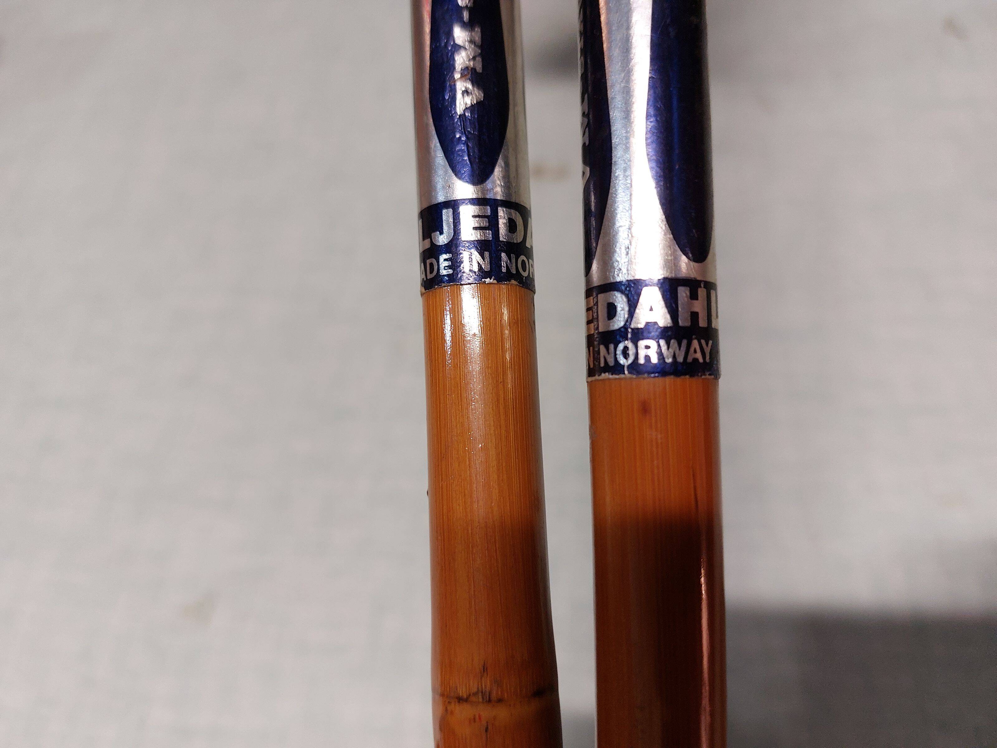 Pair of vintage bamboo ski poles - VM STAVEN - 131 cm