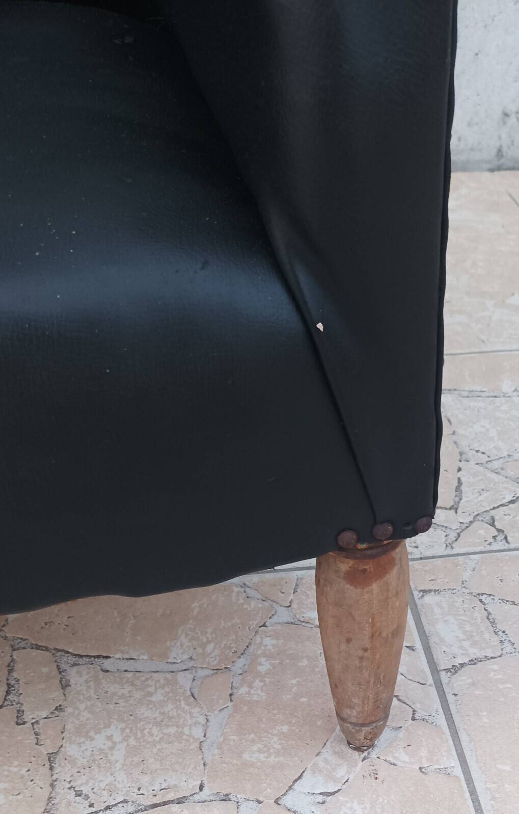 Art Deco armchair in leather