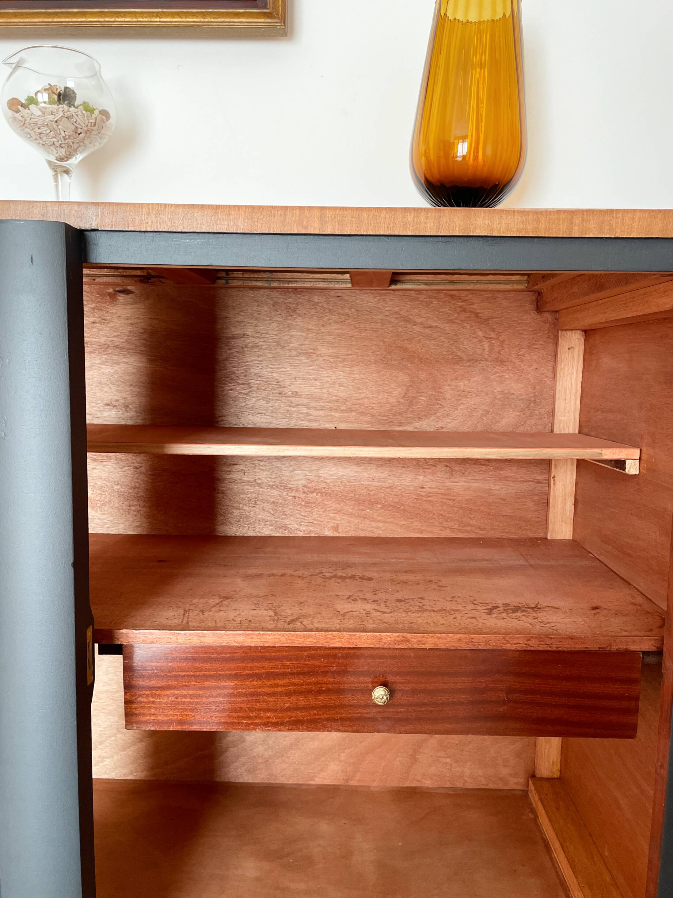 Buffet vintage noir mat et bois brut