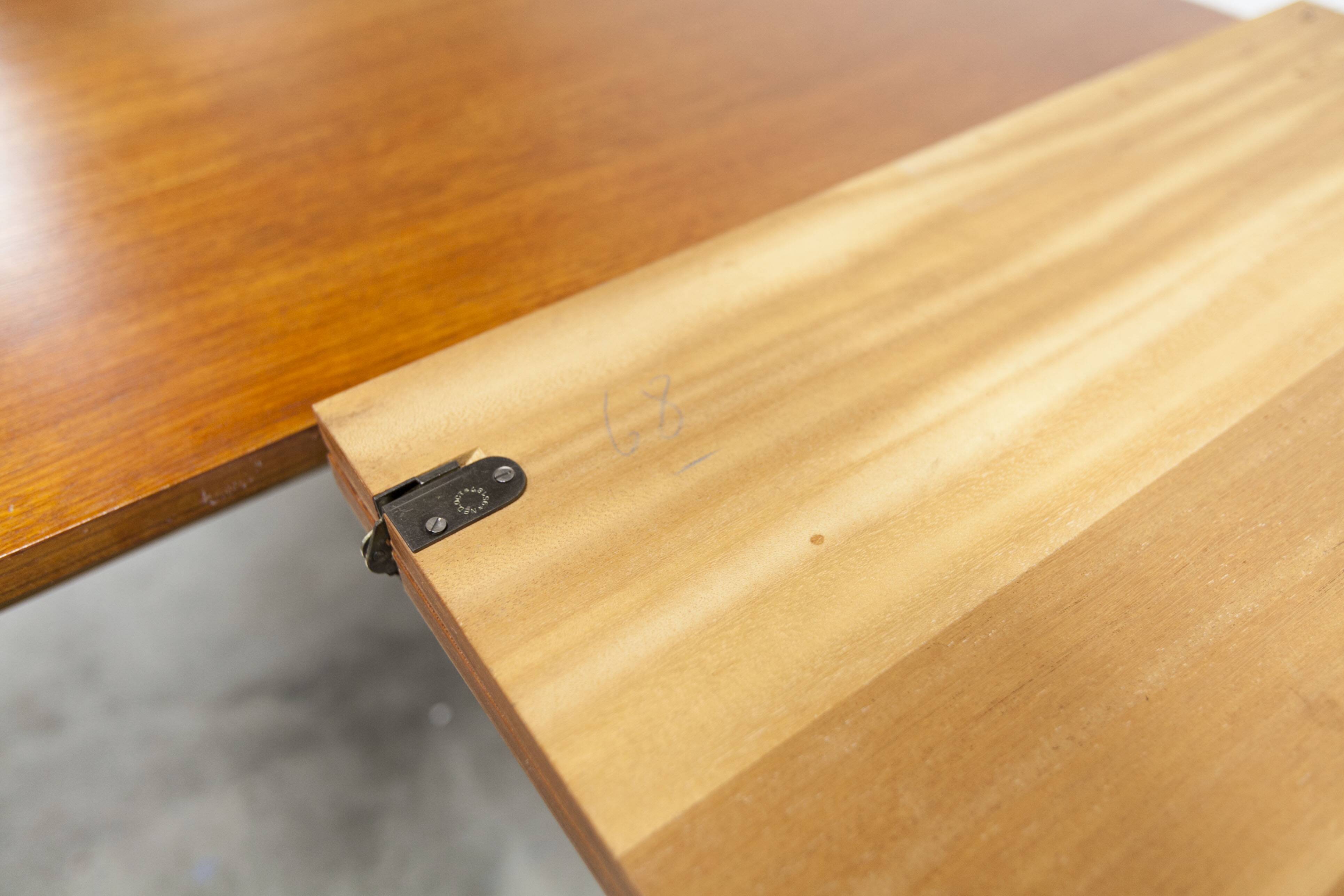 Transformable teak table 1968, impeccable condition