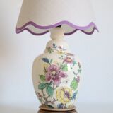 Ceramic lamp with low scalloped shade