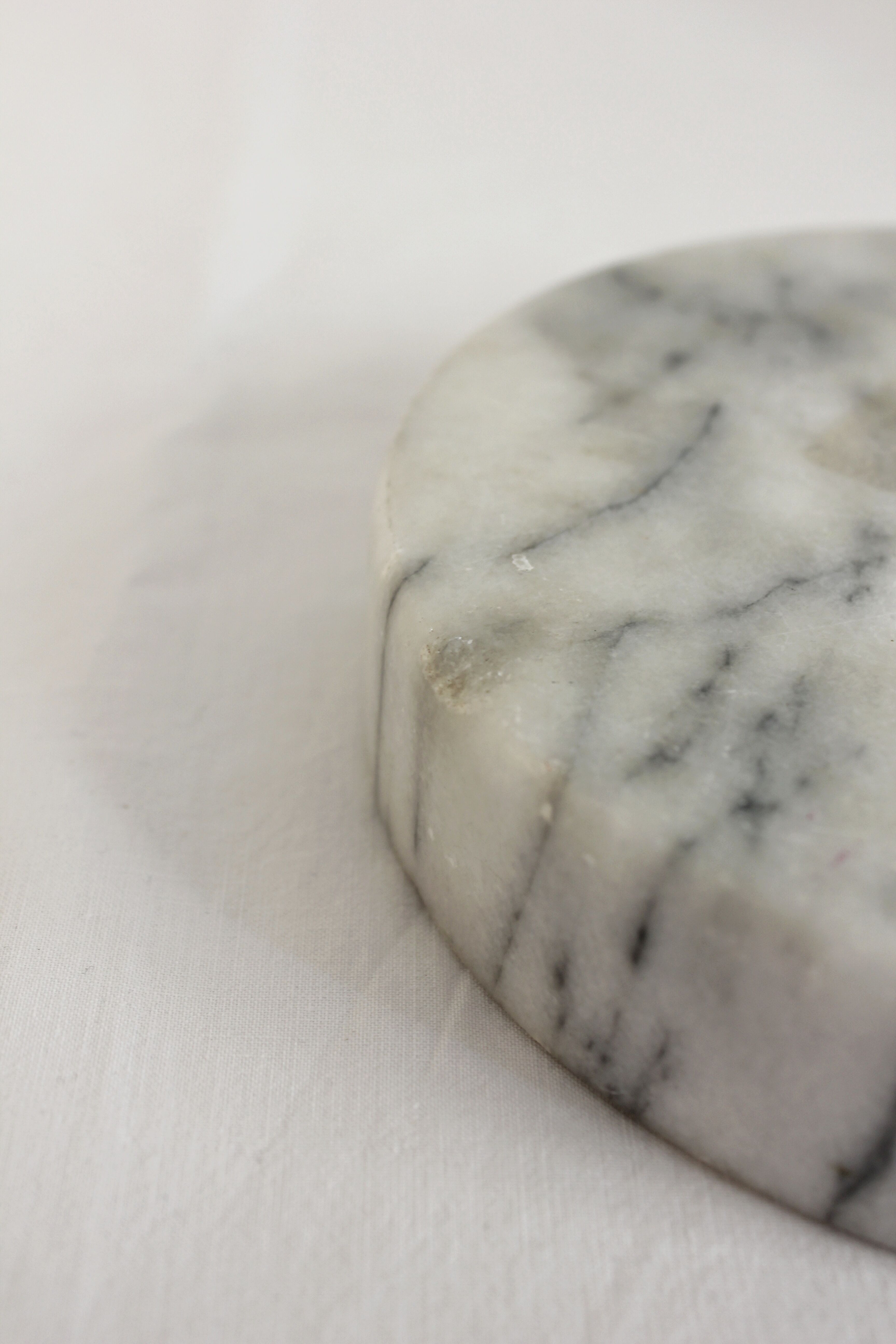 Round ashtray in vintage marble