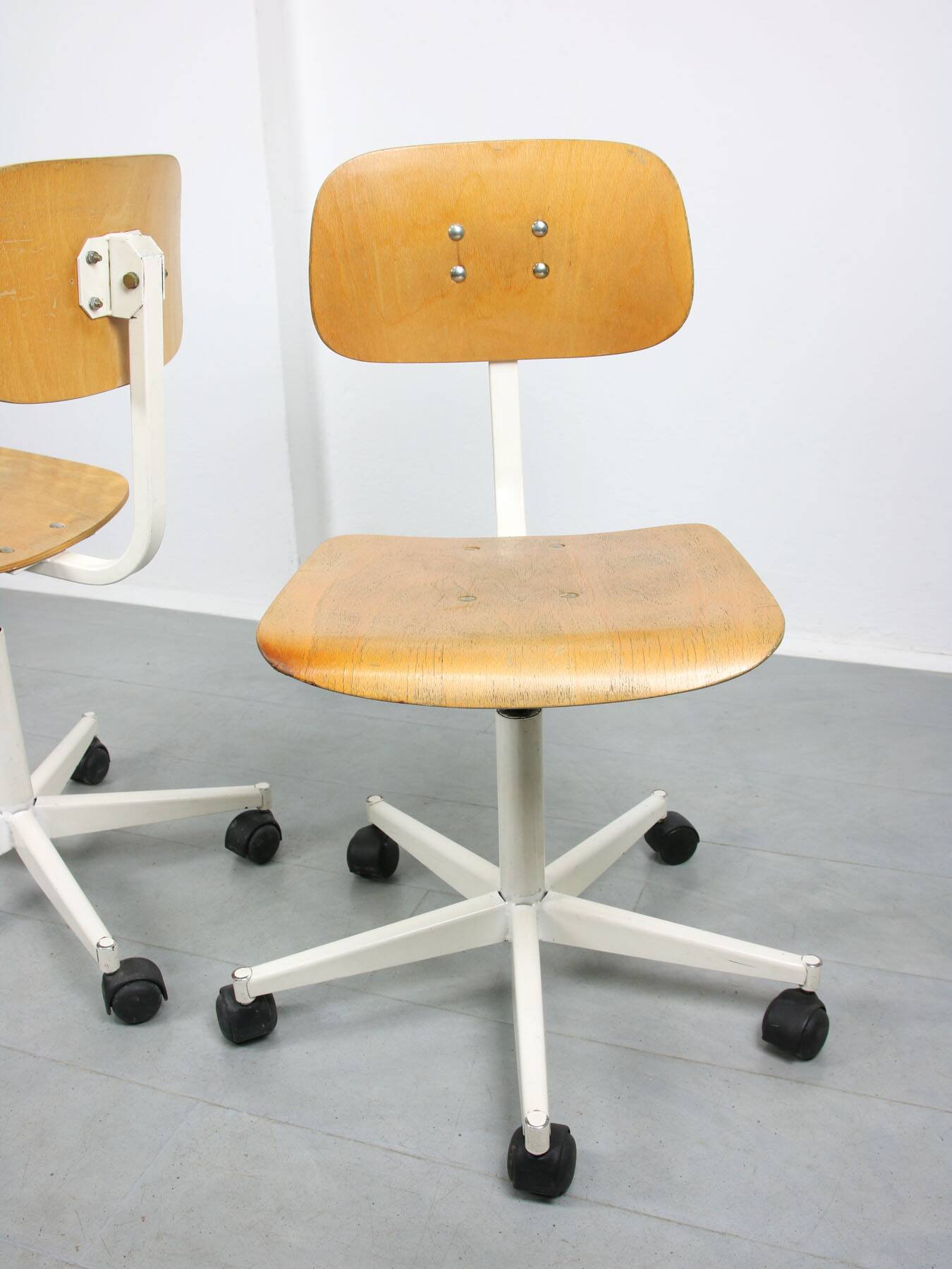 Vintage White & Wooden Swivel Office Chair, 70s