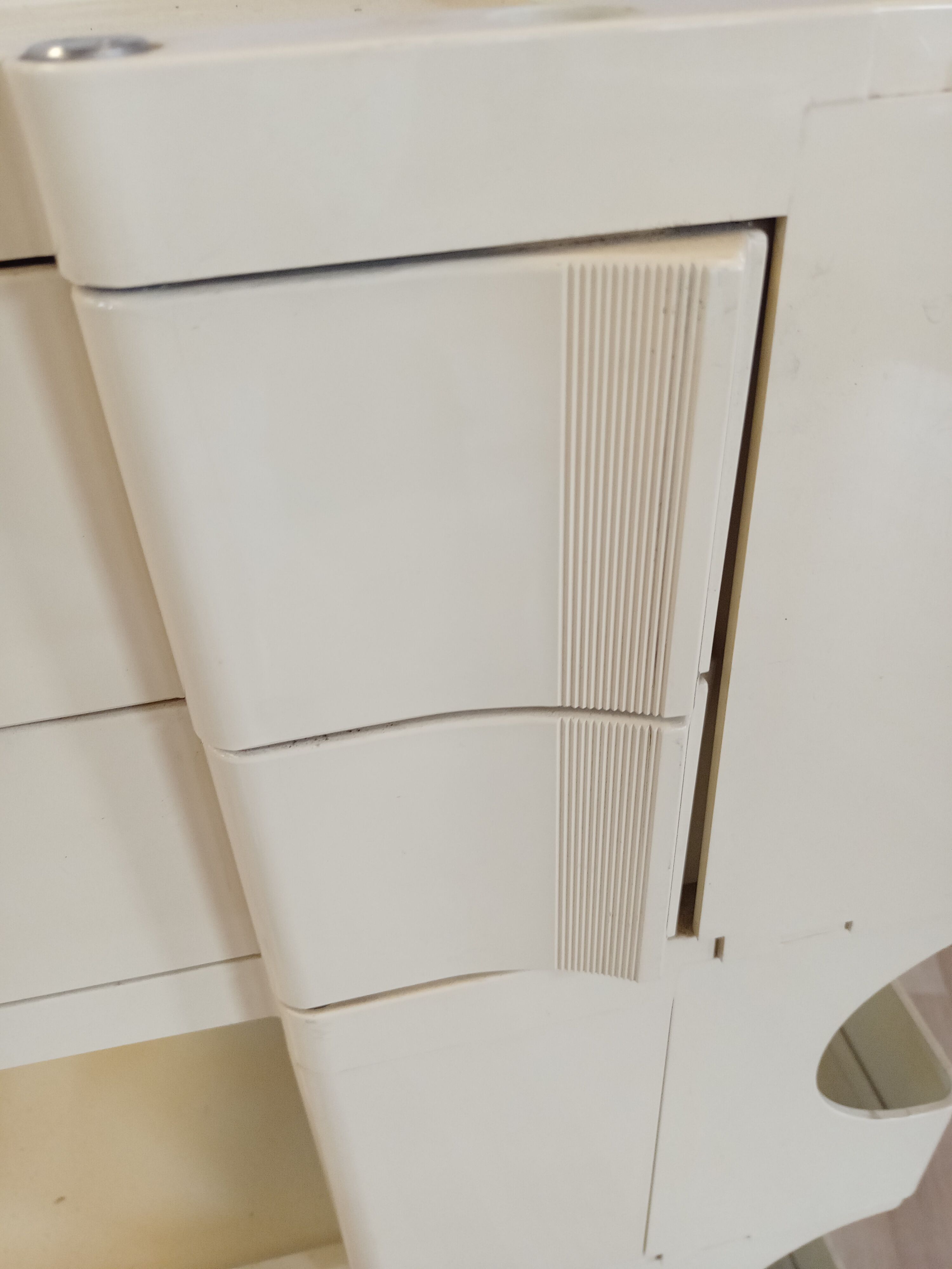 Service "Boby" design Joe Colombo