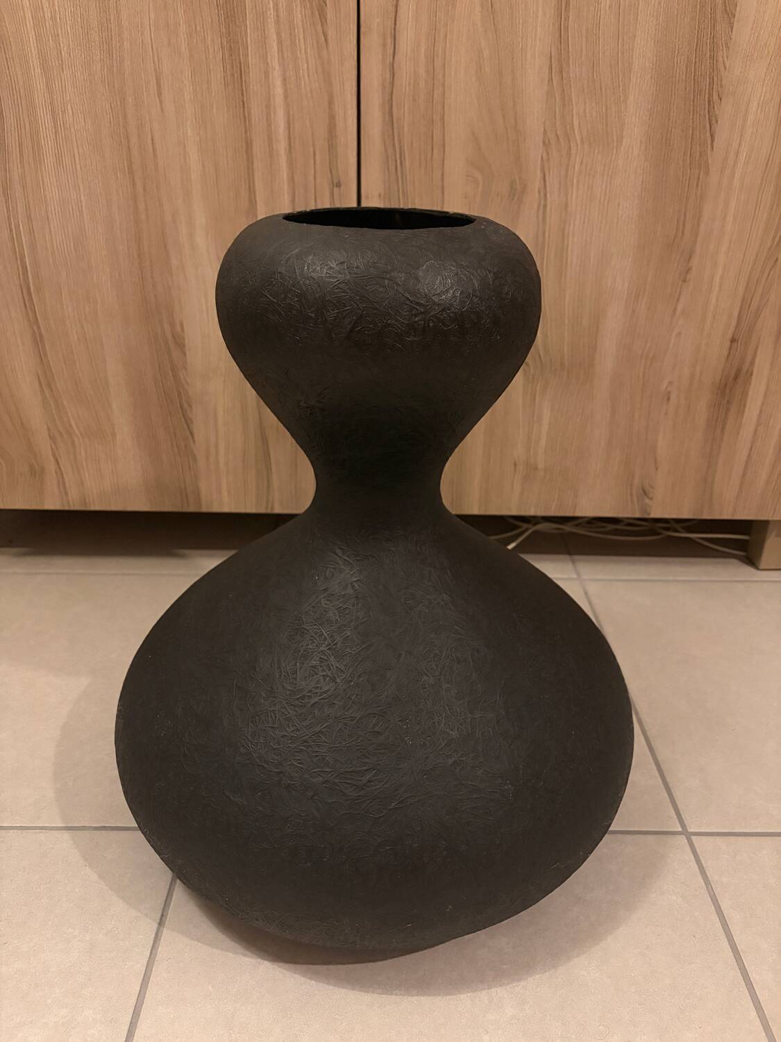 Fibreglass vase, resin