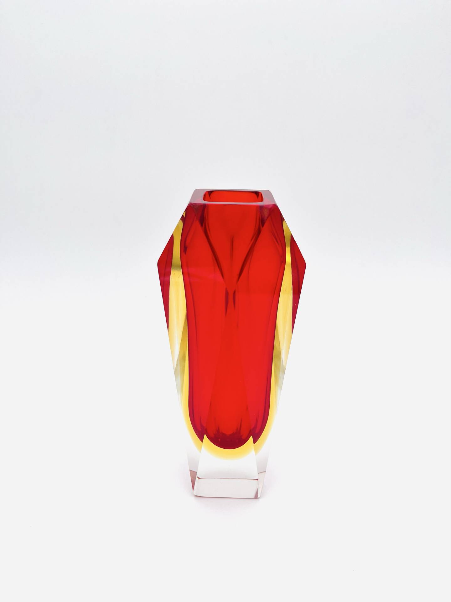 Vase Flavio Poli pour Seguso - Sommerso - Murano rouge et jaune