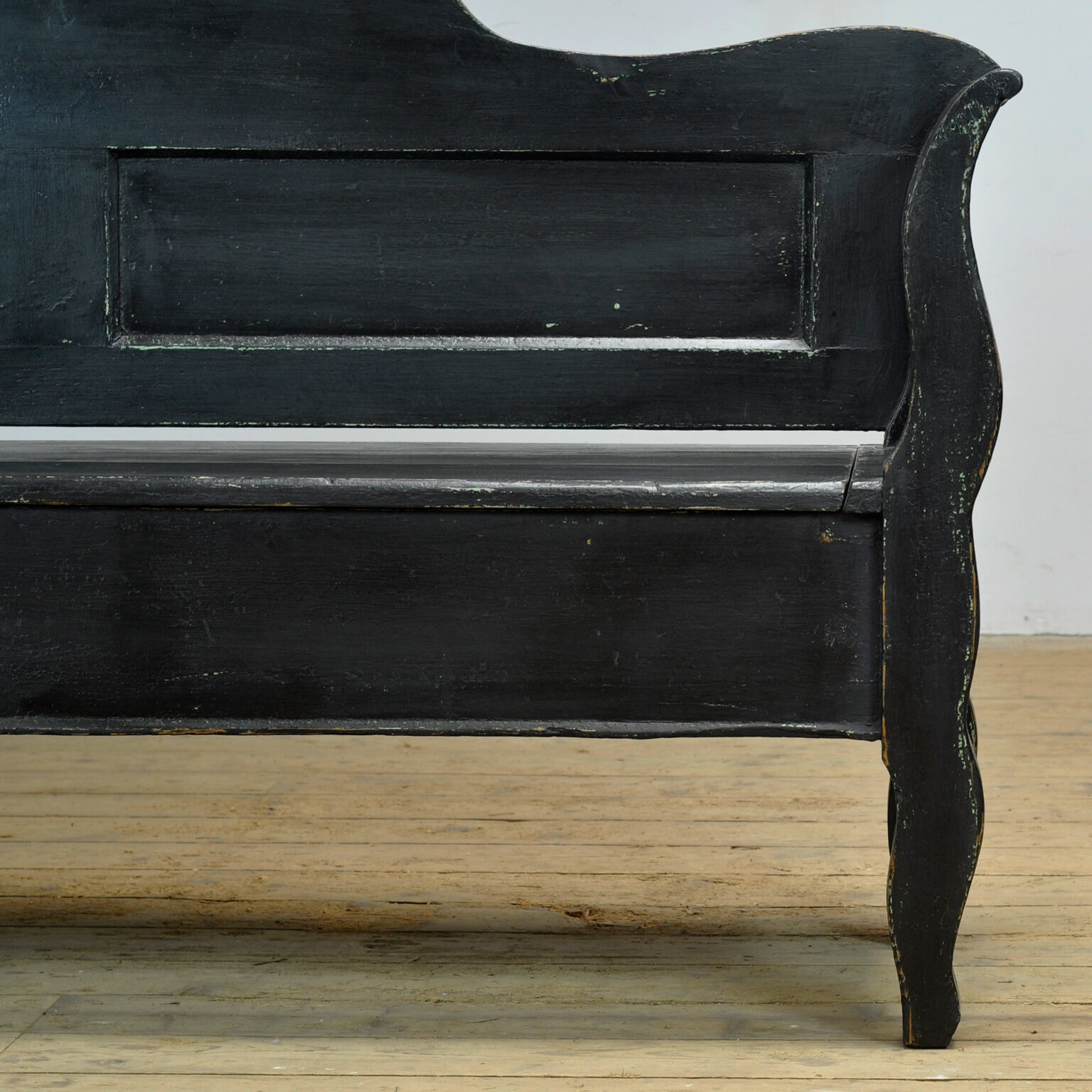 Antique pine drop-top bench, 1900s