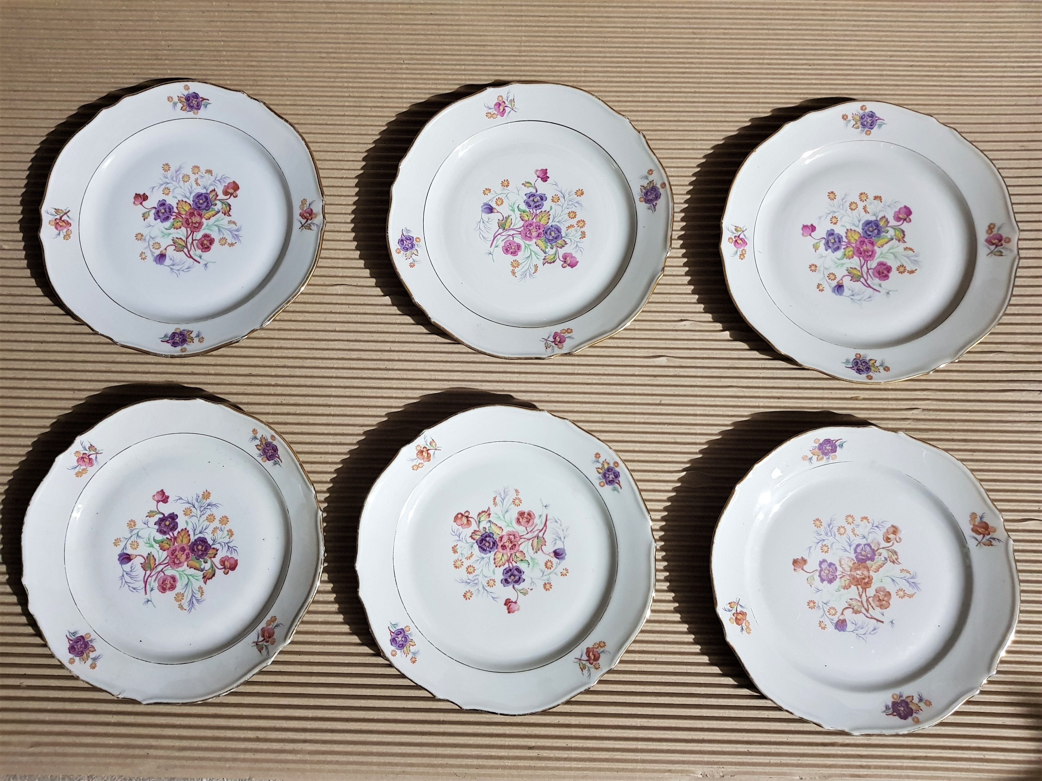 Lot de 12 assiettes motif floral - Porcelaine St Luc Limoges