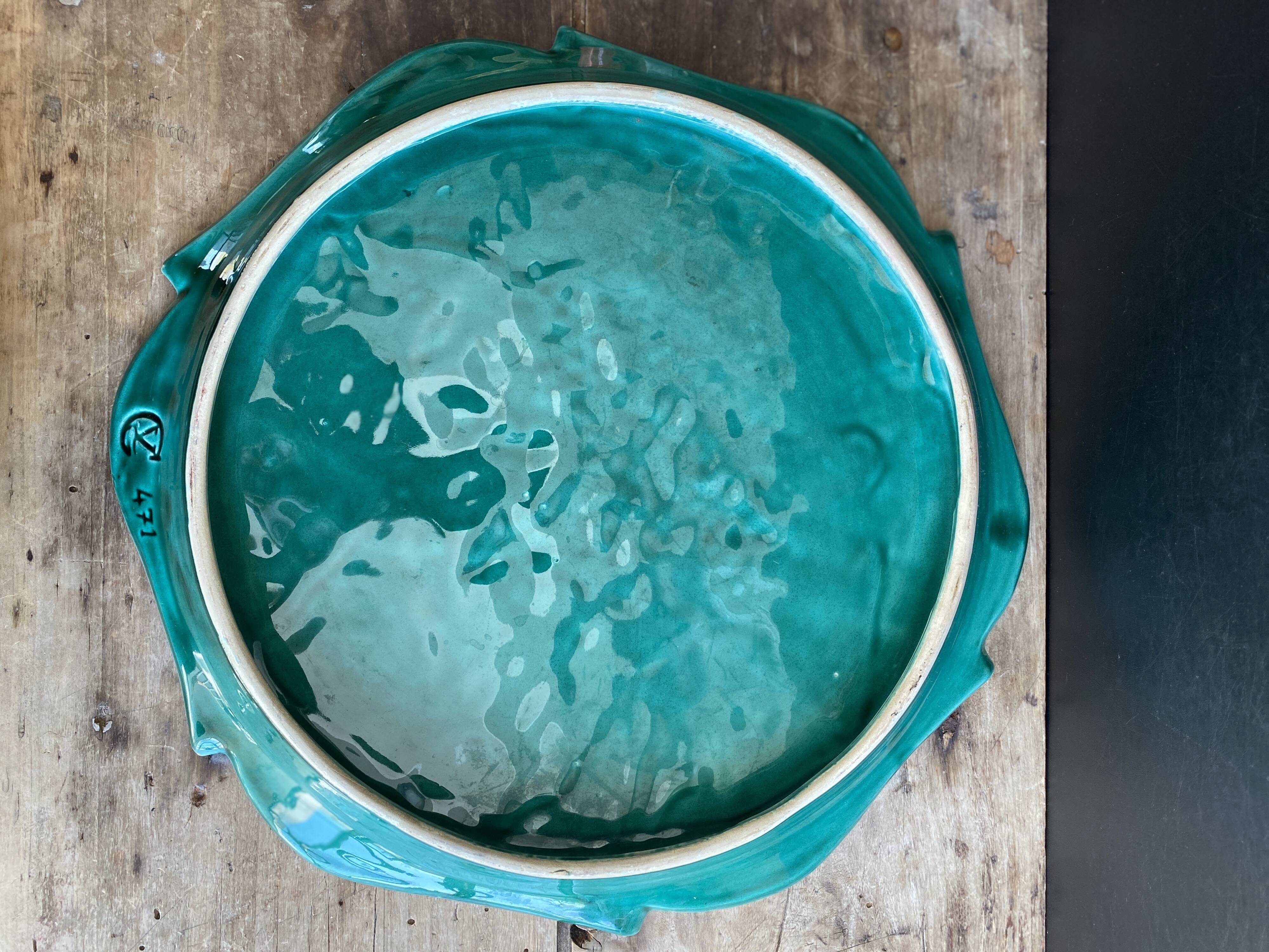 Vintage ceramic pie dish – Signed C.V. 471