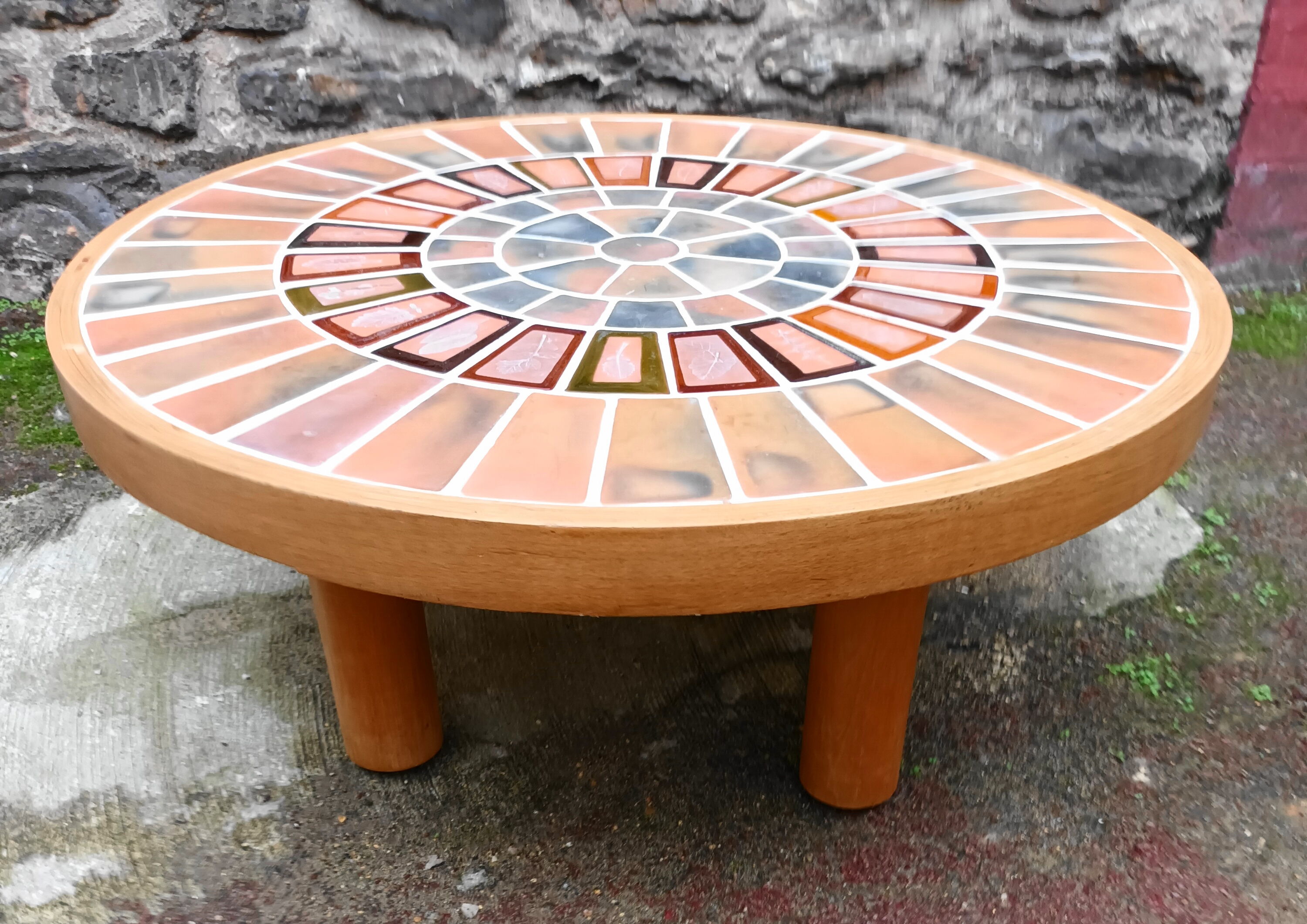 Table basse en bois et carreaux de ceramique des années 50