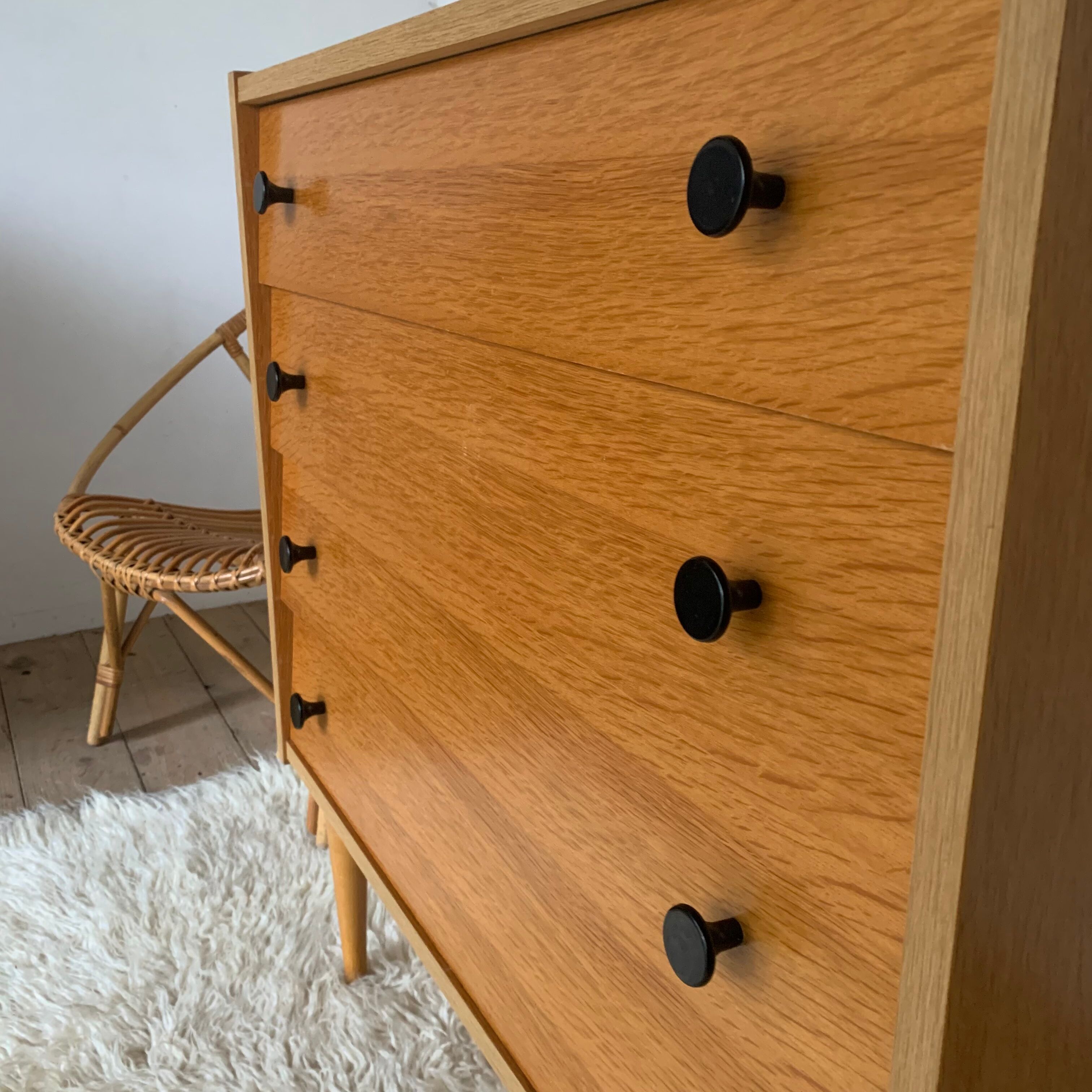 Vintage chest of drawers in chene