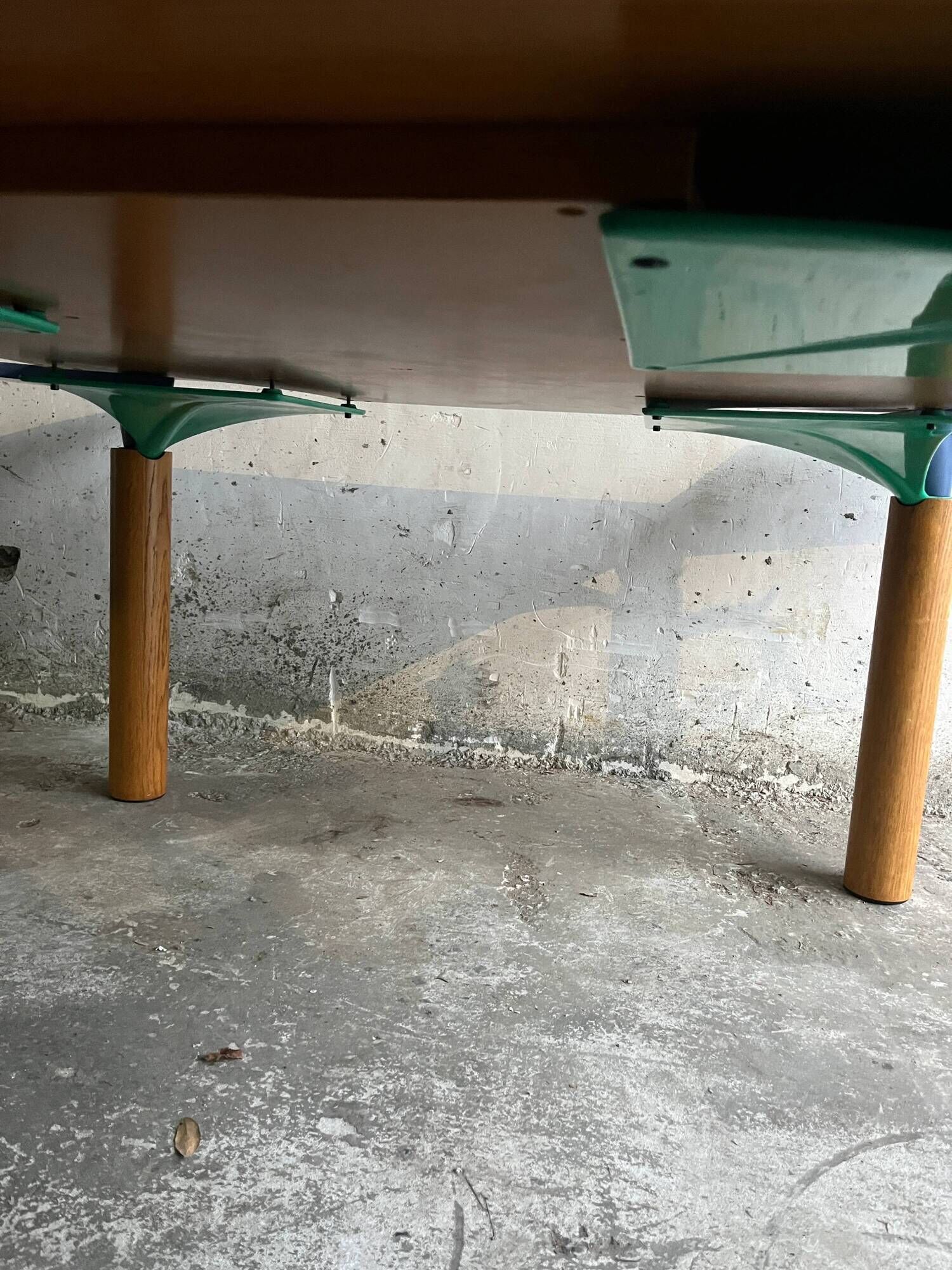 Square convertible table by Francesco Binfaré for Cassina, 1980s.