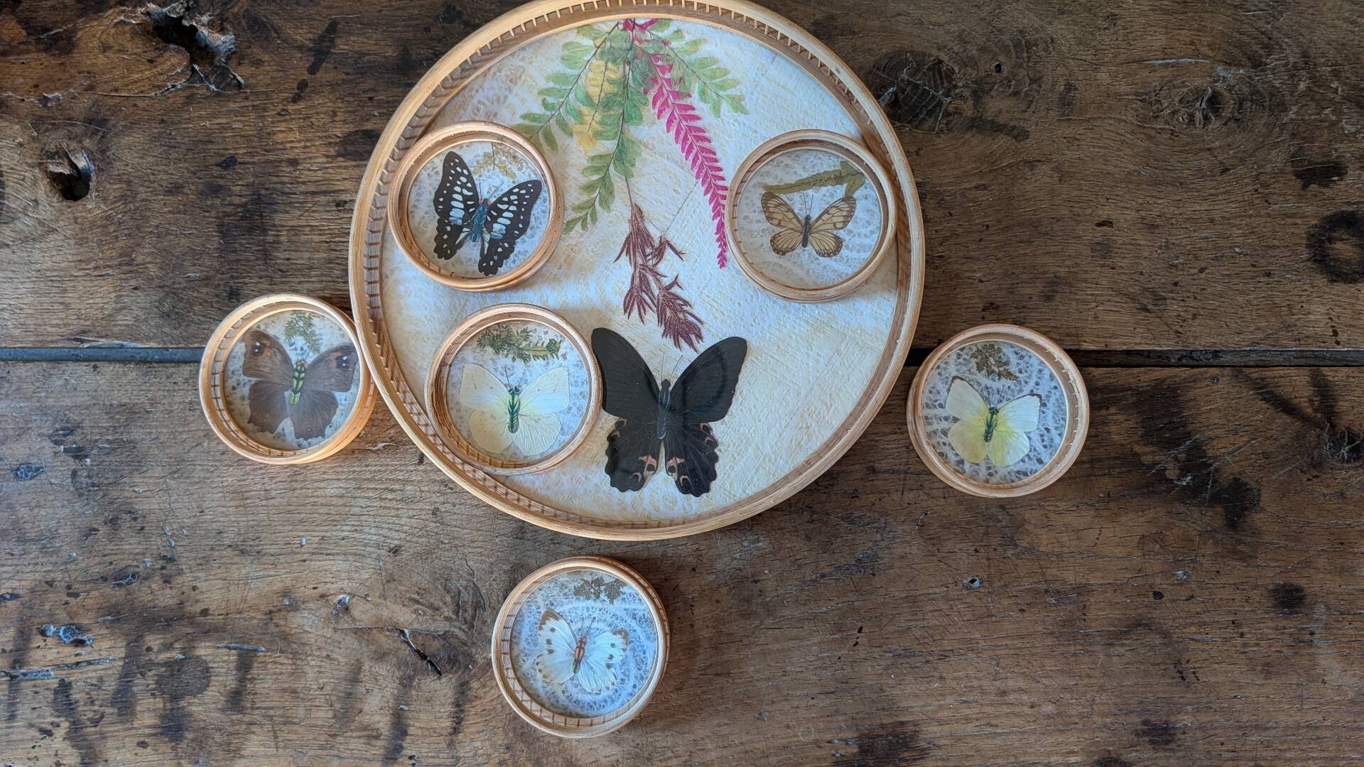 Vintage bamboo tray + 6 butterfly coasters from the 70s