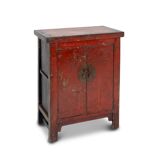 Deux buffets chinois en laque rouge. XIXe siècle.
