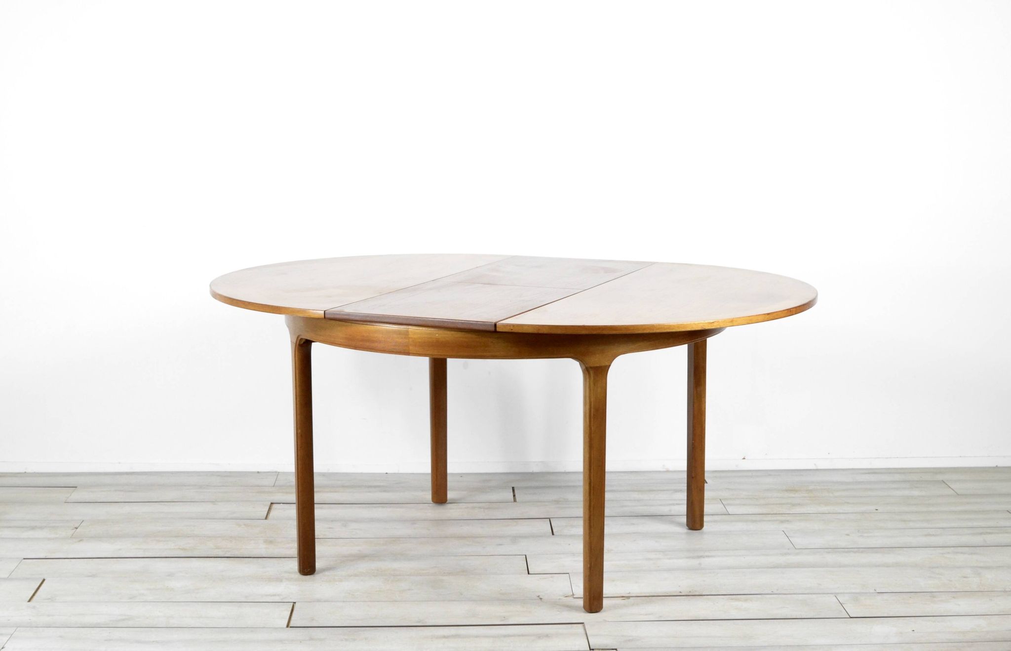Midcentury Extending Round Teak Table By Nathan. Vintage Modern / Danish St